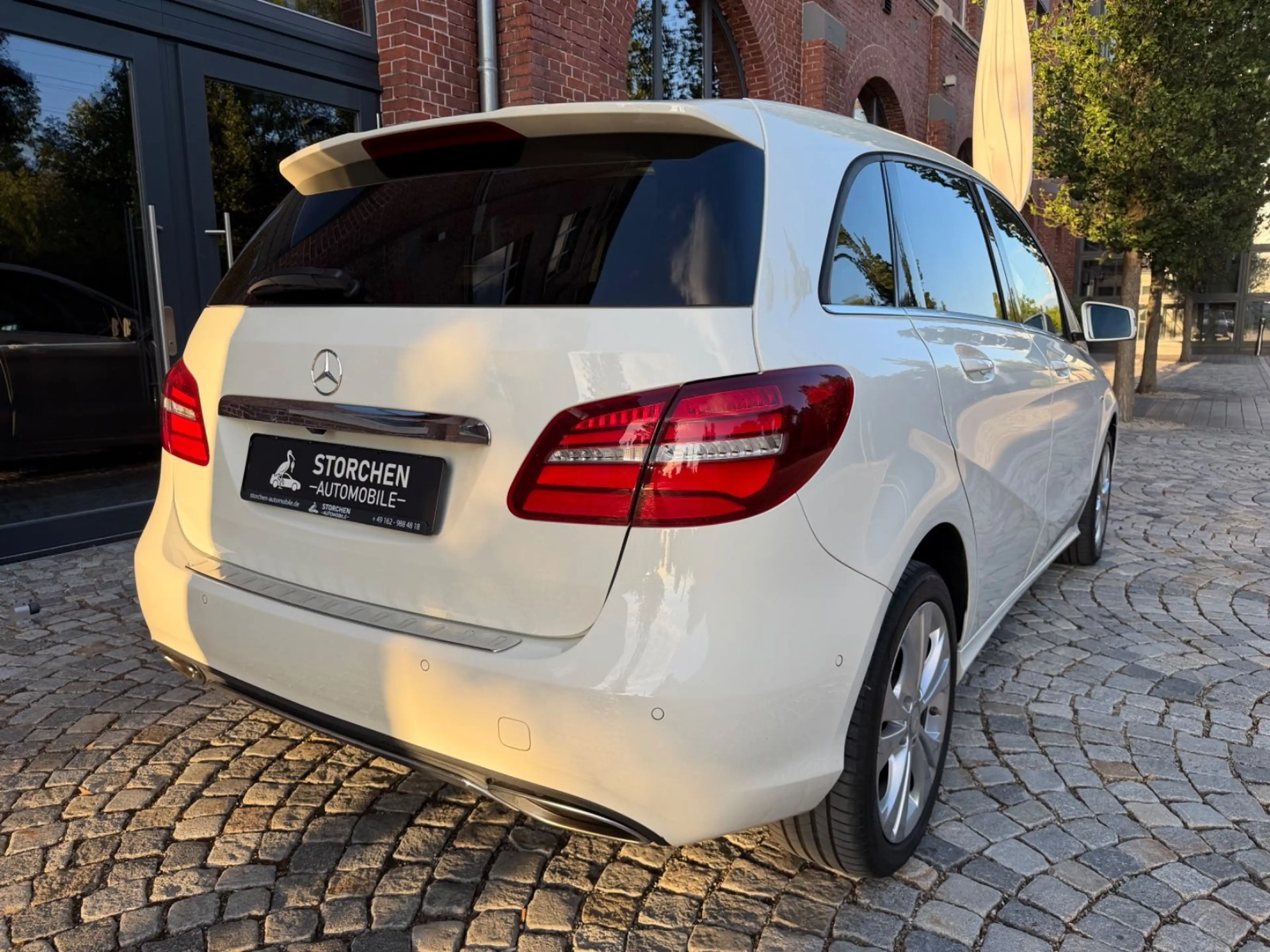 Mercedes-Benz B 220 4Matic Urban *Kamera*1.Hand*Navi*Tempomat* — photo 3