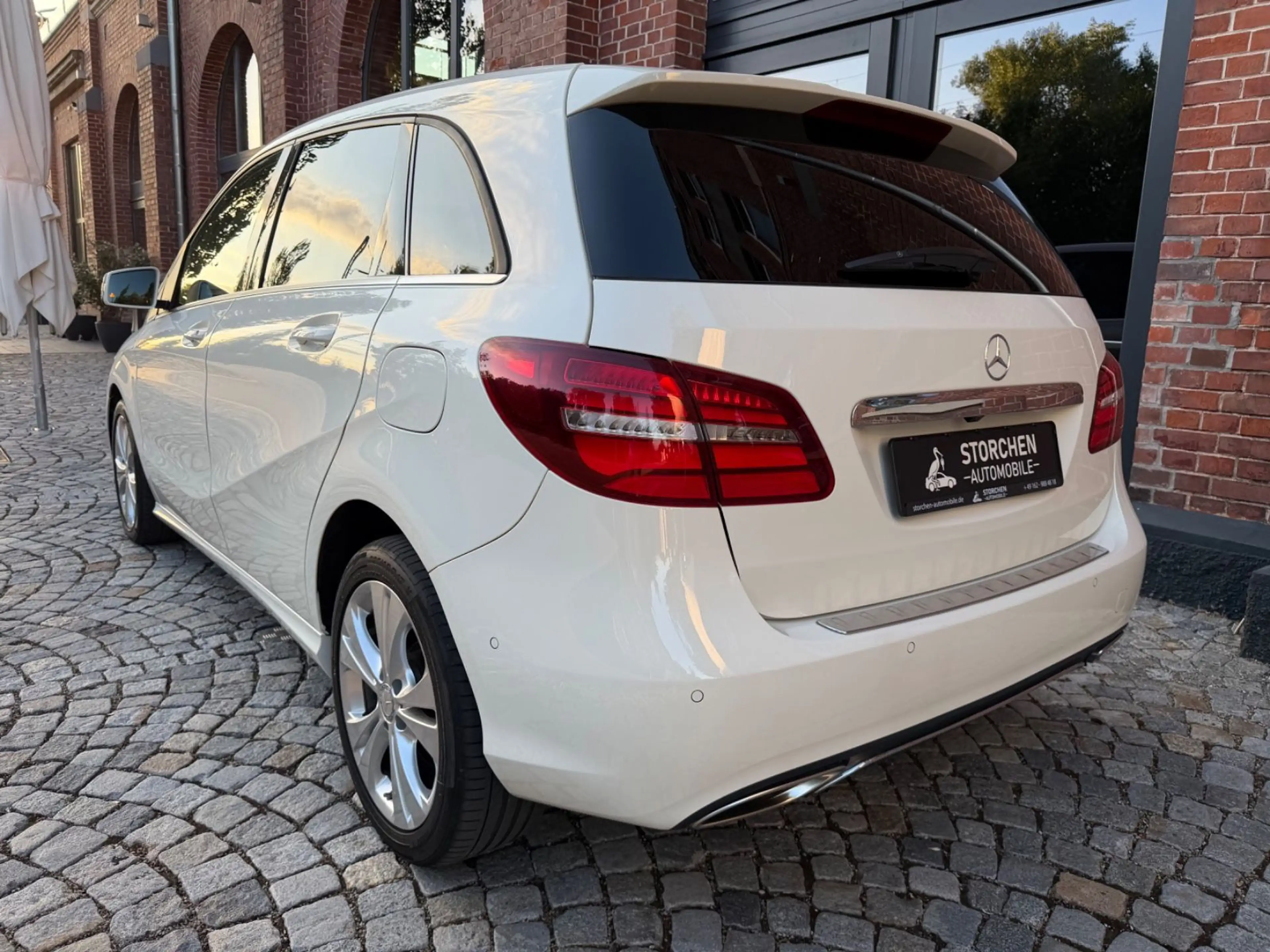Mercedes-Benz B 220 4Matic Urban *Kamera*1.Hand*Navi*Tempomat* — photo 4