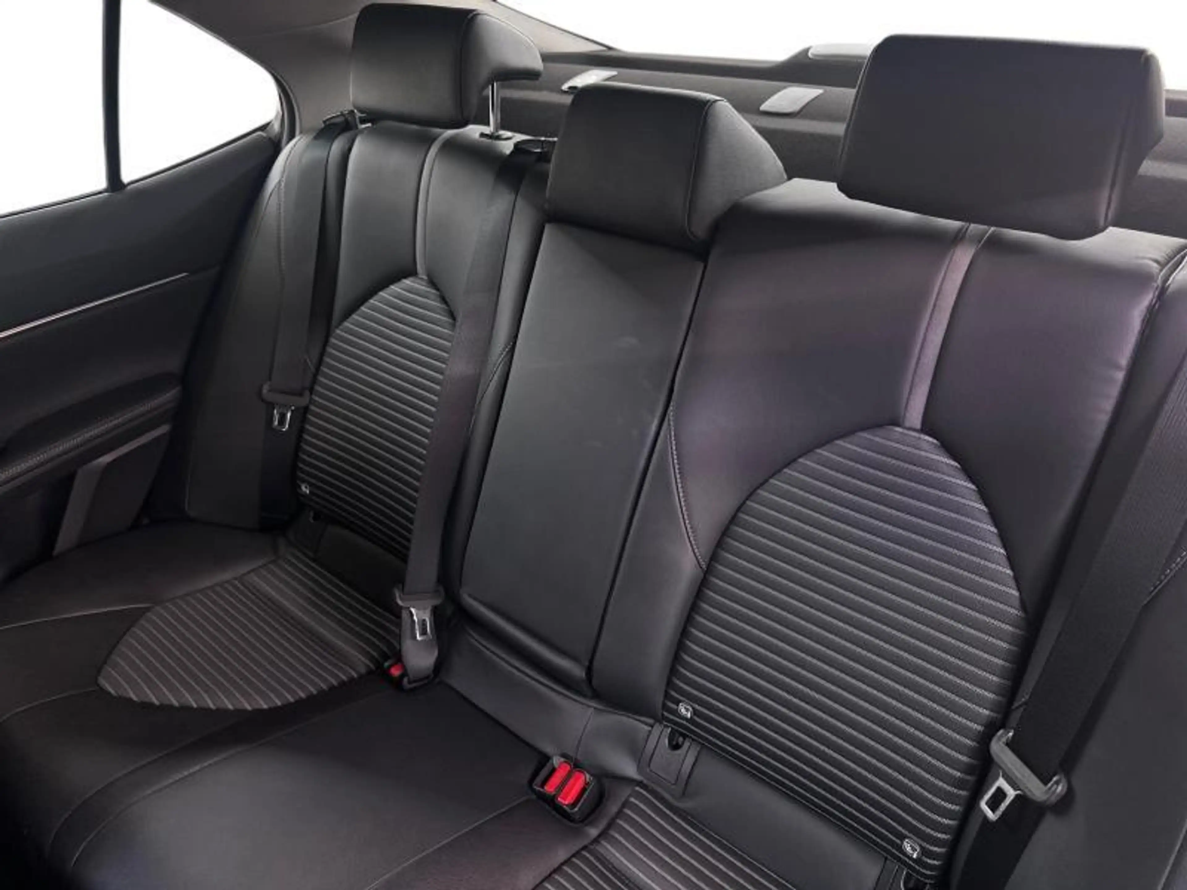Toyota Camry 218hp HEV Dynamic Plus | carplay — photo 12