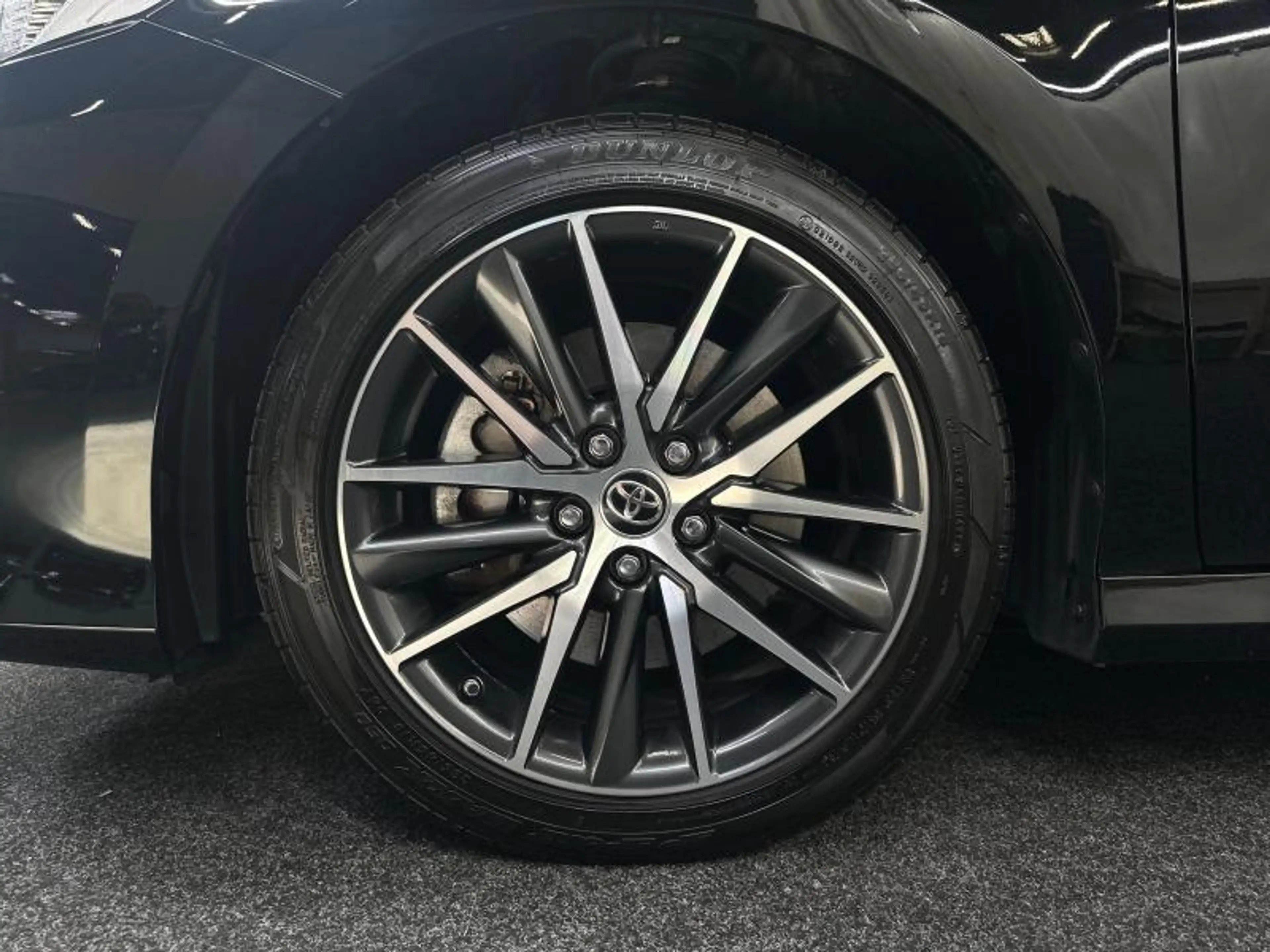 Toyota Camry 218hp HEV Dynamic Plus | carplay — photo 15