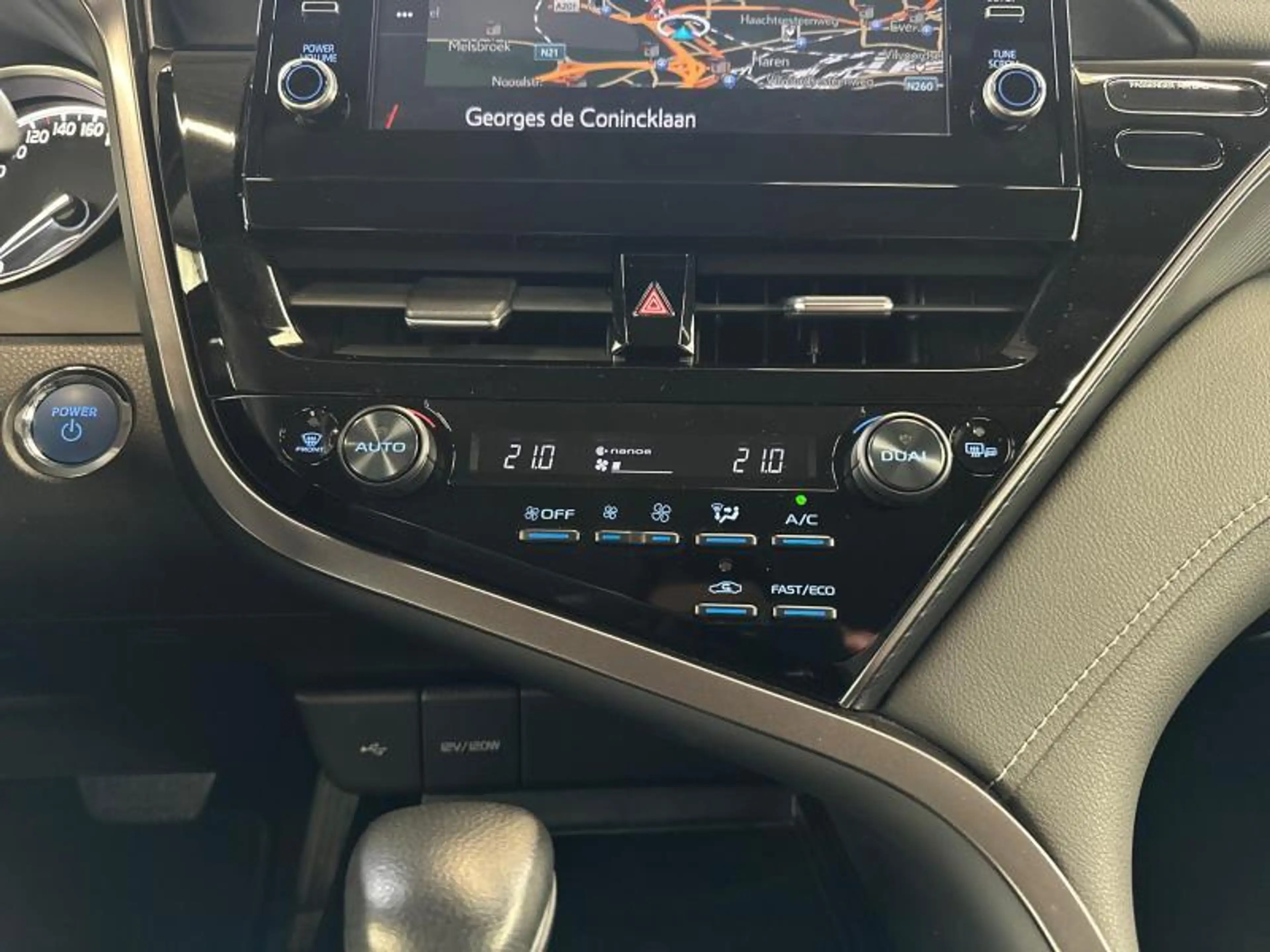 Toyota Camry 218hp HEV Dynamic Plus | carplay — photo 22