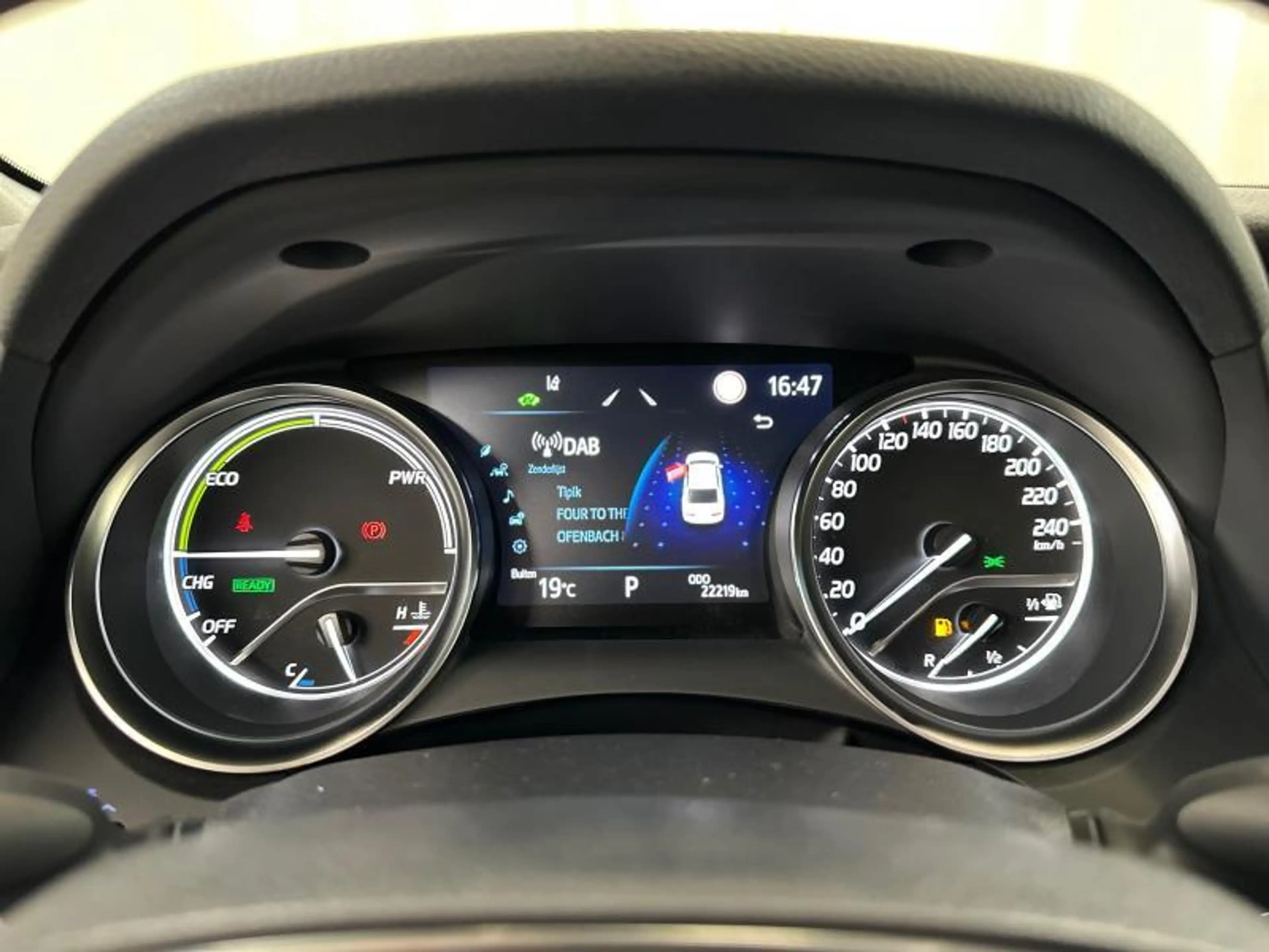 Toyota Camry 218hp HEV Dynamic Plus | carplay — photo 14