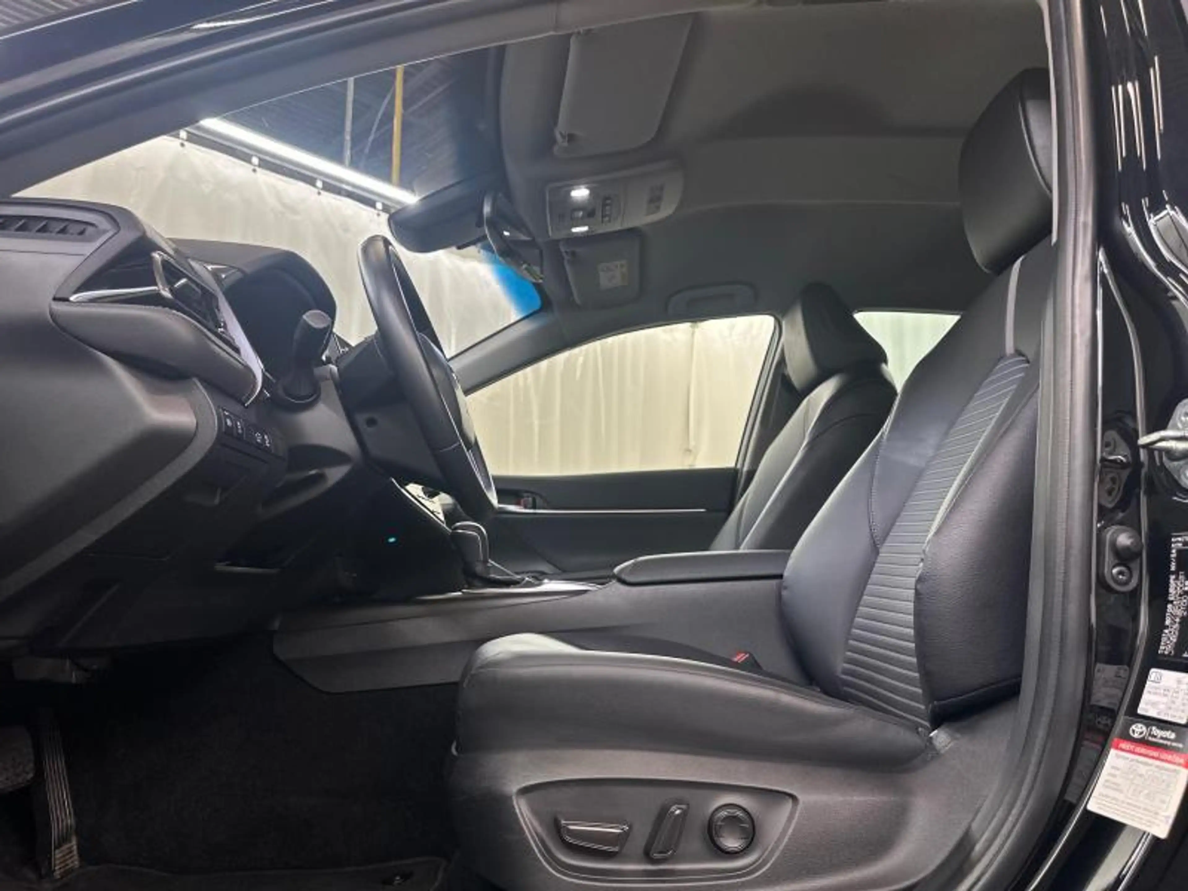 Toyota Camry 218hp HEV Dynamic Plus | carplay — photo 20