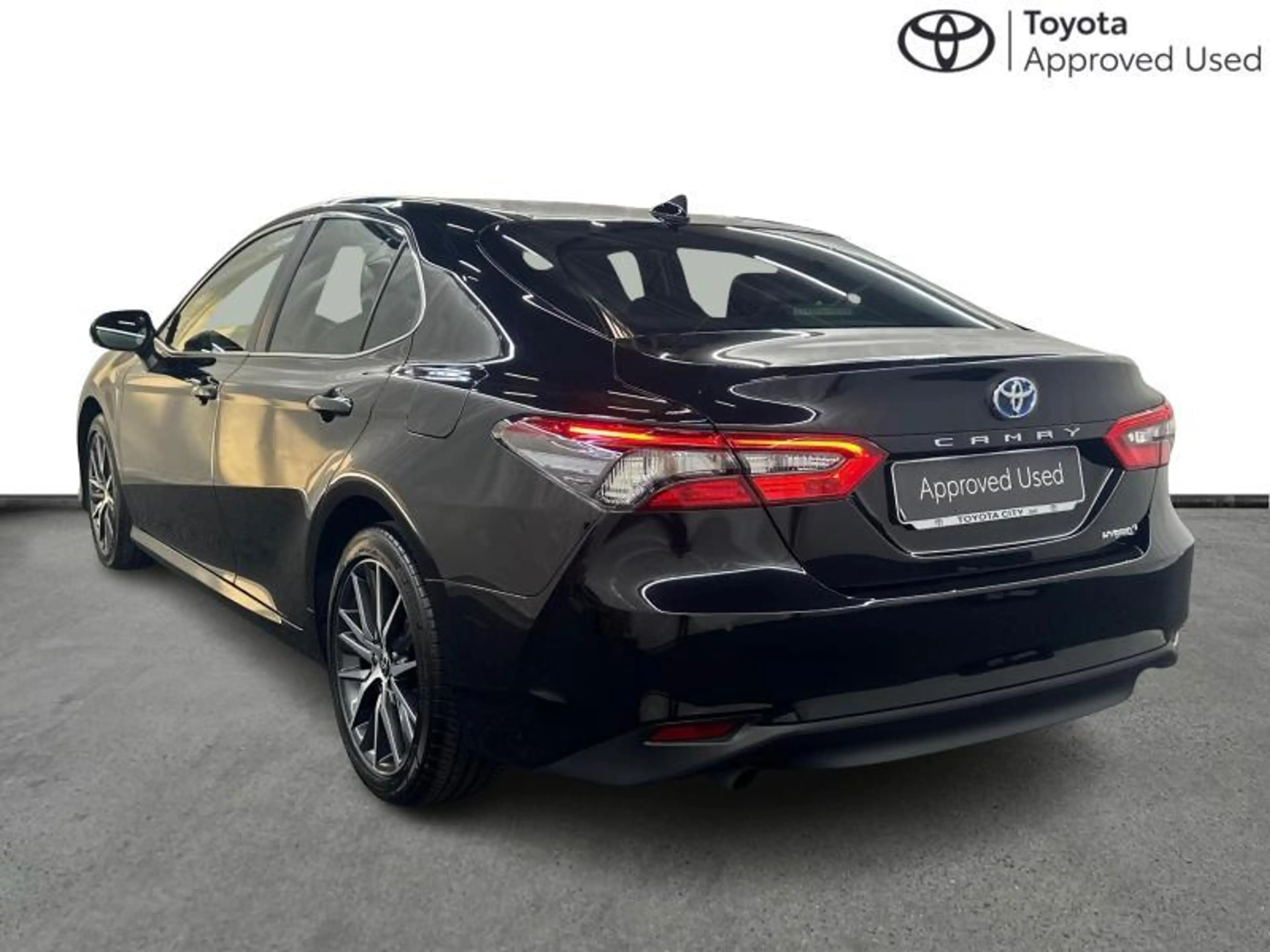 Toyota Camry 218hp HEV Dynamic Plus | carplay — photo 3