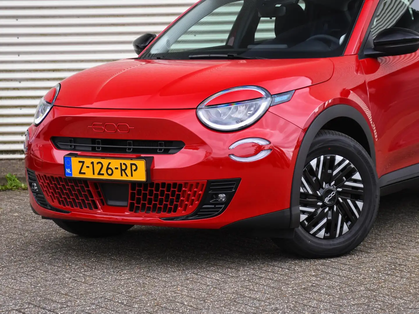 Fiat 600e RED 54 kWh 156pk Automaat PDC ACHTER | DAB | CRUIS Rood - 2