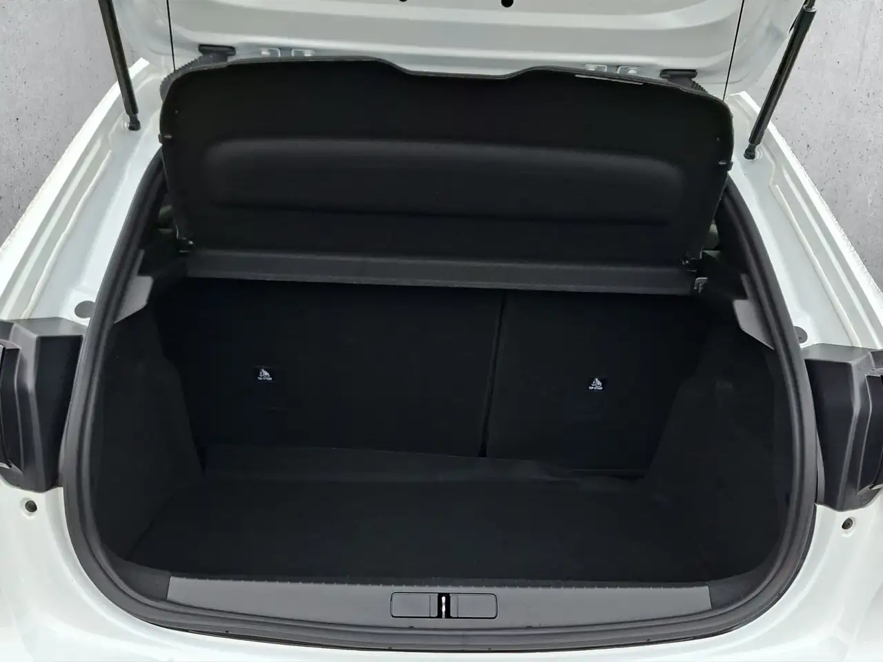 Peugeot 208 1.2 Hybrid 136 GT, миниатюра 19