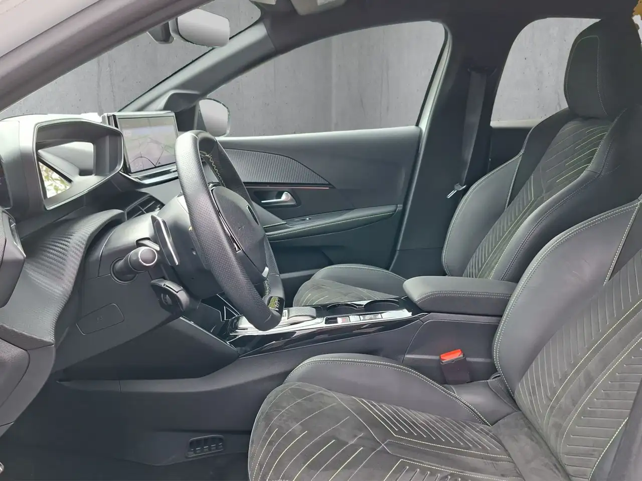 Peugeot 208 1.2 Hybrid 136 GT, миниатюра 9