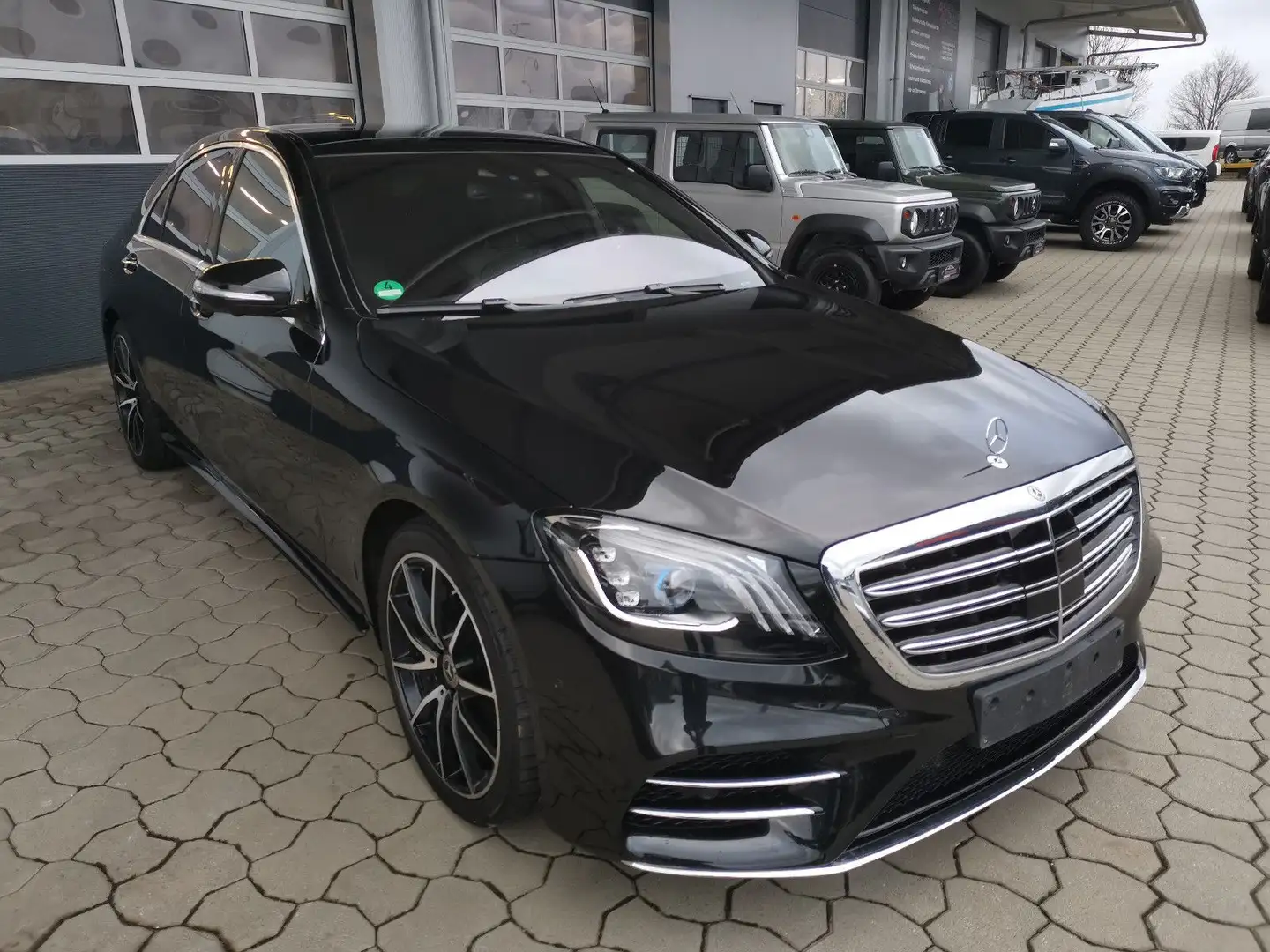 Mercedes-Benz S 560 4Matic AMG-Plus / Line Standheizung Pano Schwarz - 1