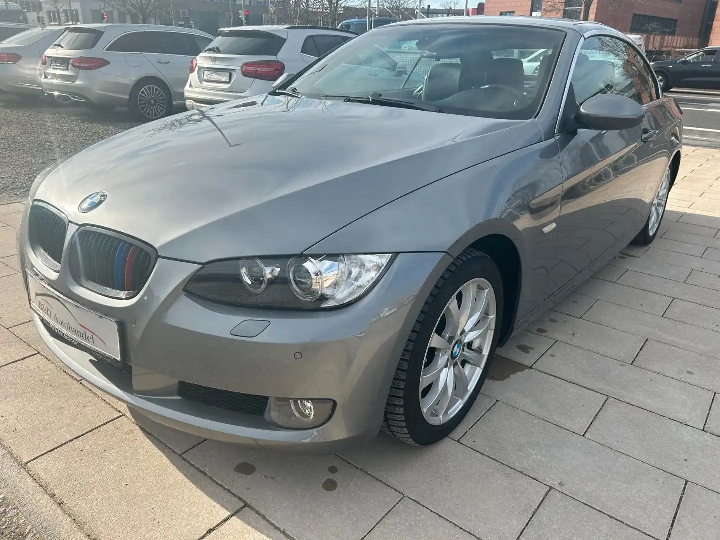 BMW 325 i Cabrio Automatik Leder Bi-Xenon Memory Grijs - 2