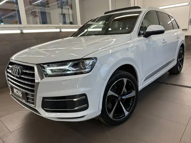 Audi Q7 5 J. Garantie 7-SITZ AHK VIRTUAL PANO 360 LHZ