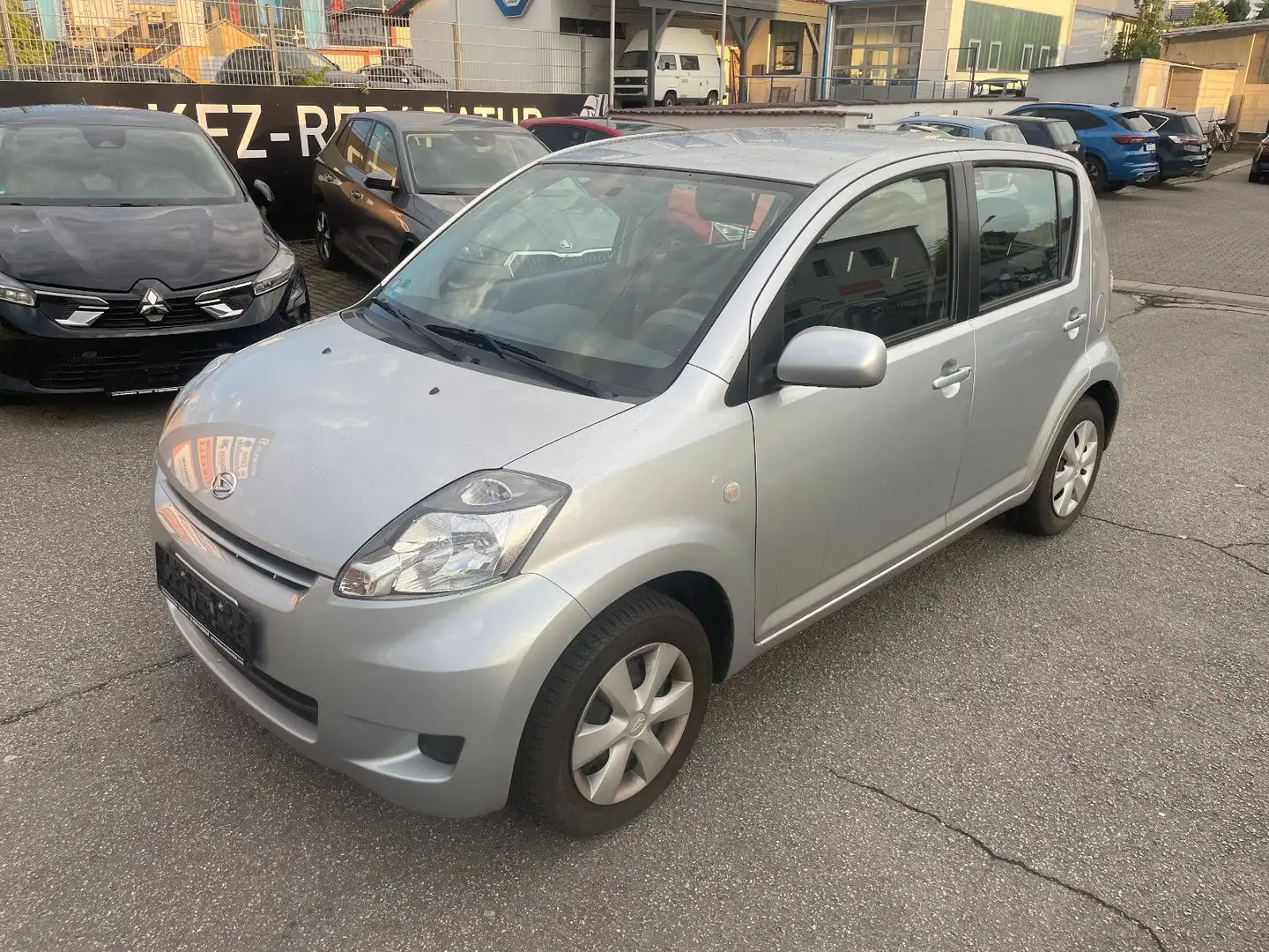 Daihatsu Sirion 1.0/Euro5/wenig KM Grau - 1