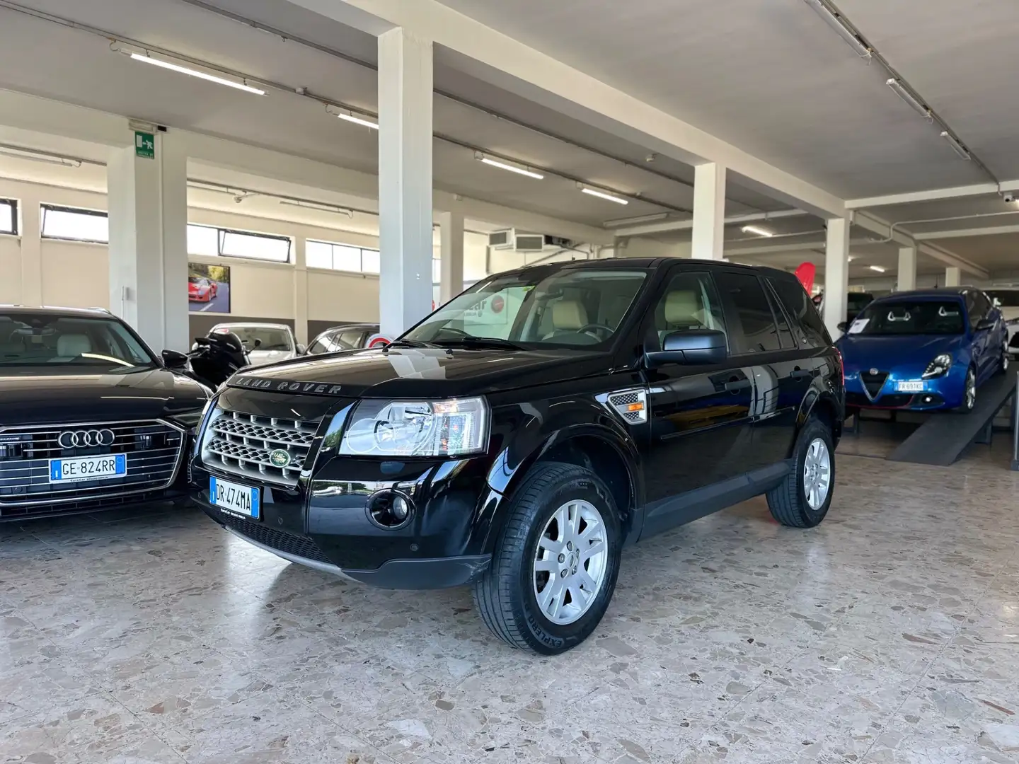 Land Rover Freelander 2.2 TD4 S.W. HSE Černá - 1