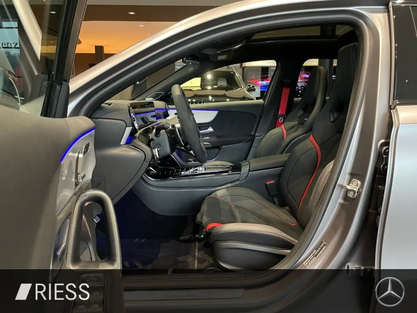 Mercedes-Benz A 45 AMG A 45 S AMG PANO+DISTR+PERFORM SITZE+KEYL+MULTIB+ Szürke - 2