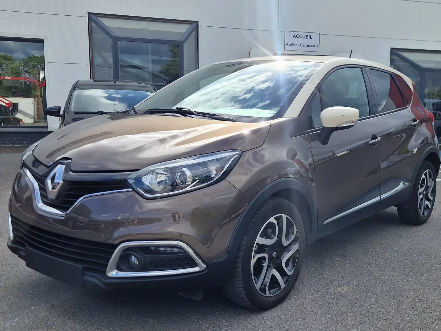 Renault Captur 1.5 dCi Energy Intens Bruin - 1