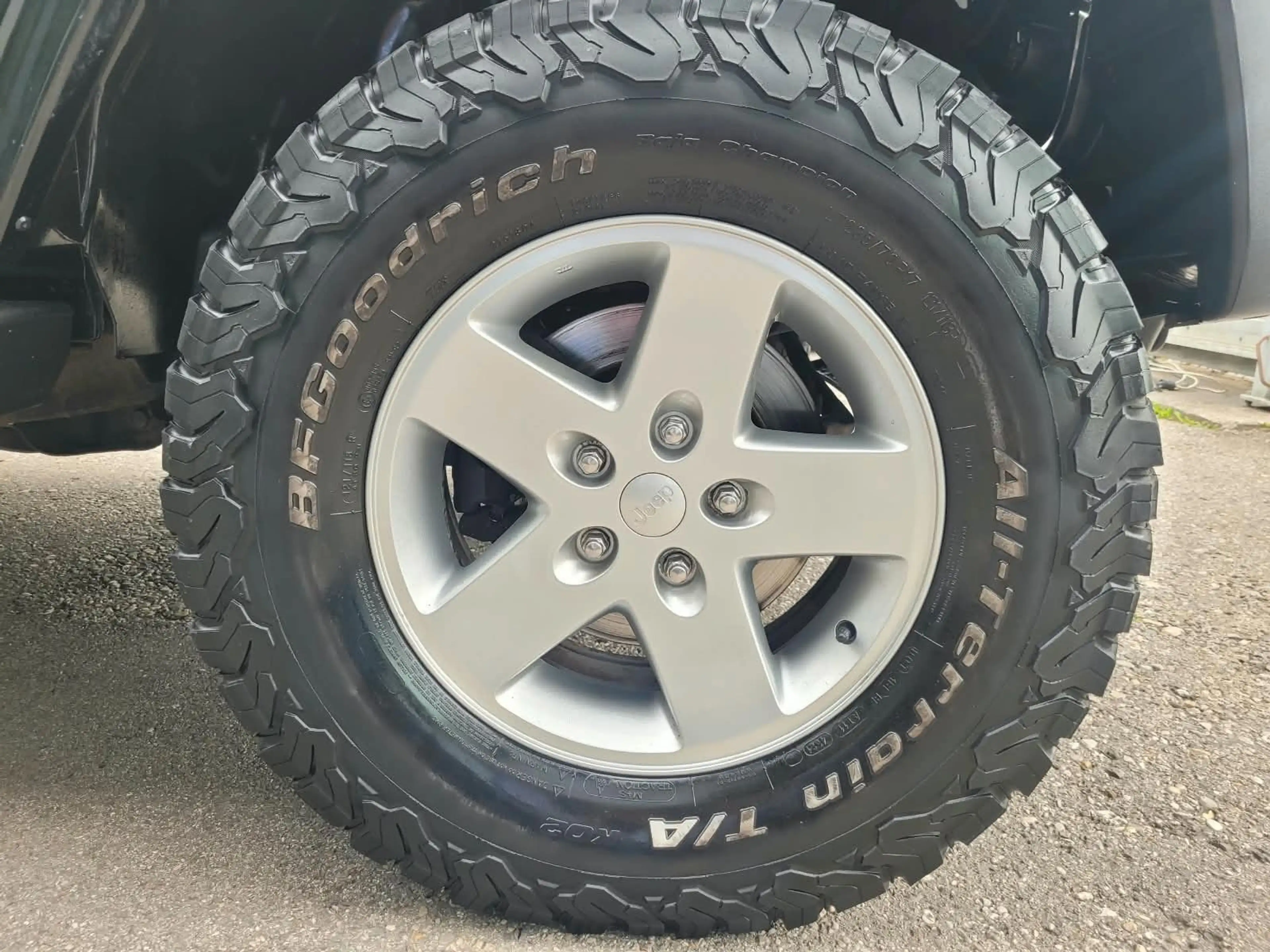 Jeep Wrangler / Wrangler Unlimited Sahara Cabrio — photo 12