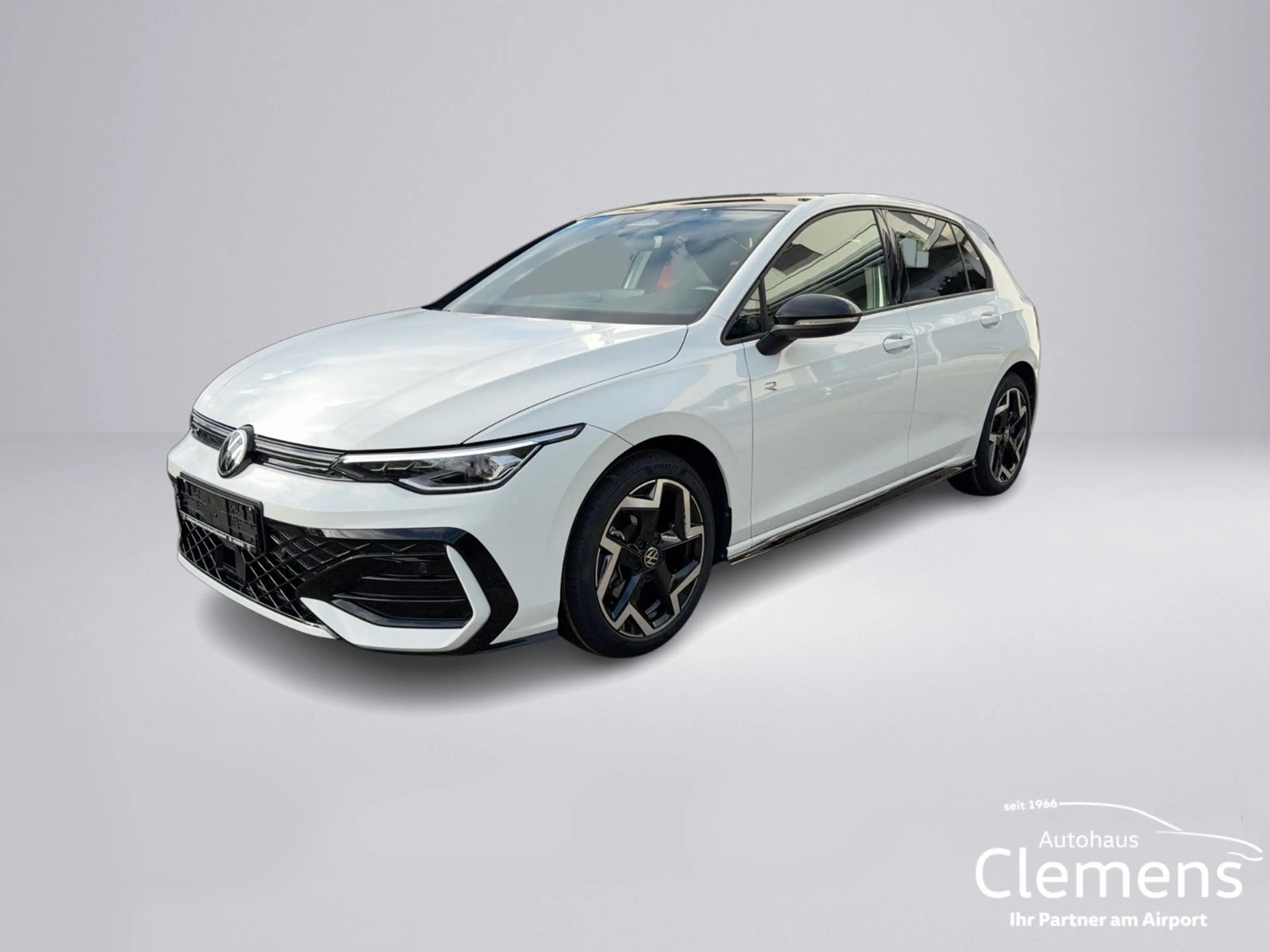 Volkswagen Golf 1.5 eTSI 110 kW R-Line BLACK STYLE