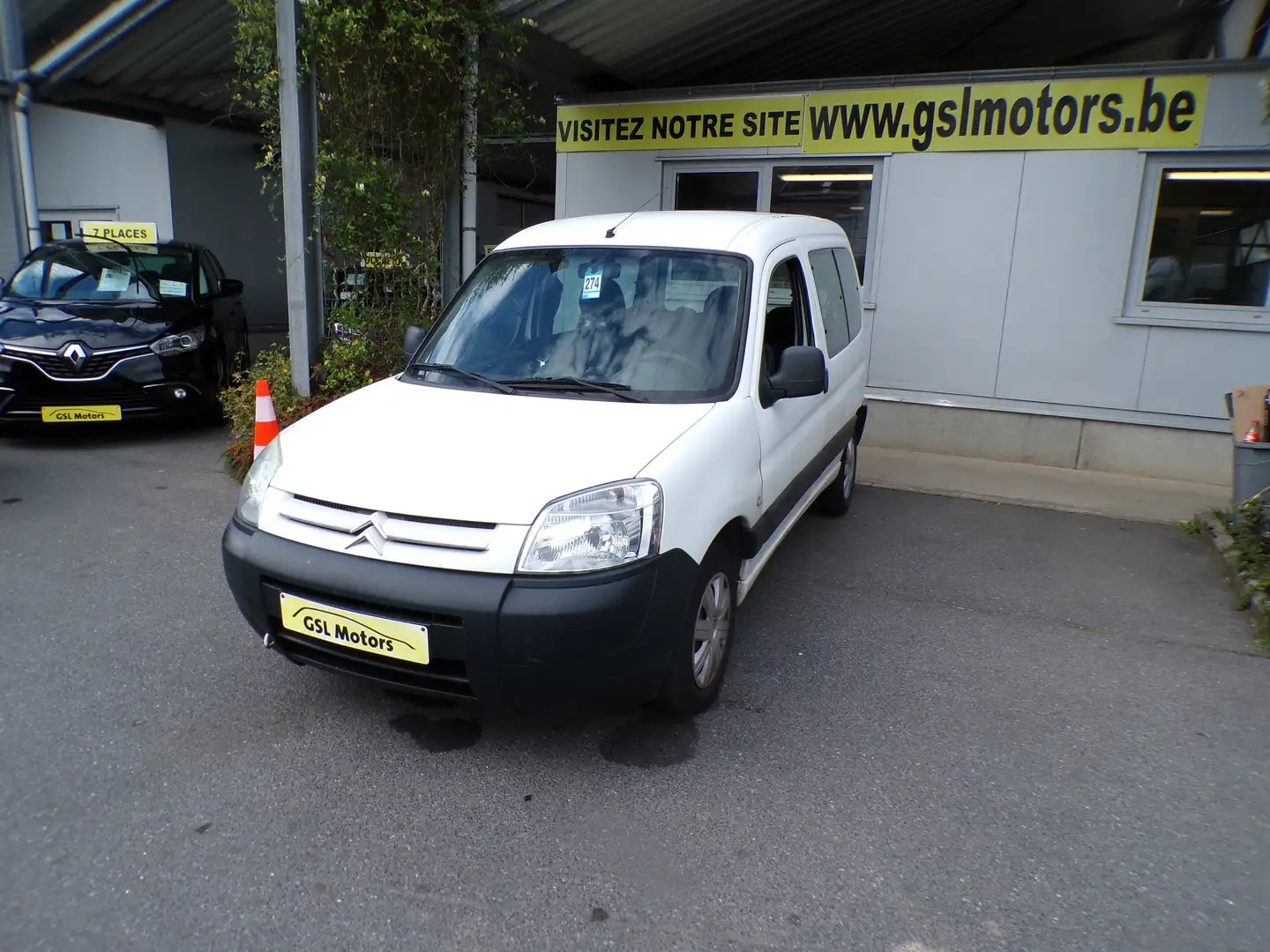 Citroen Berlingo 1.4i 75cv 5 places blanc 03/05 2250 € CT ok Blanc - 1