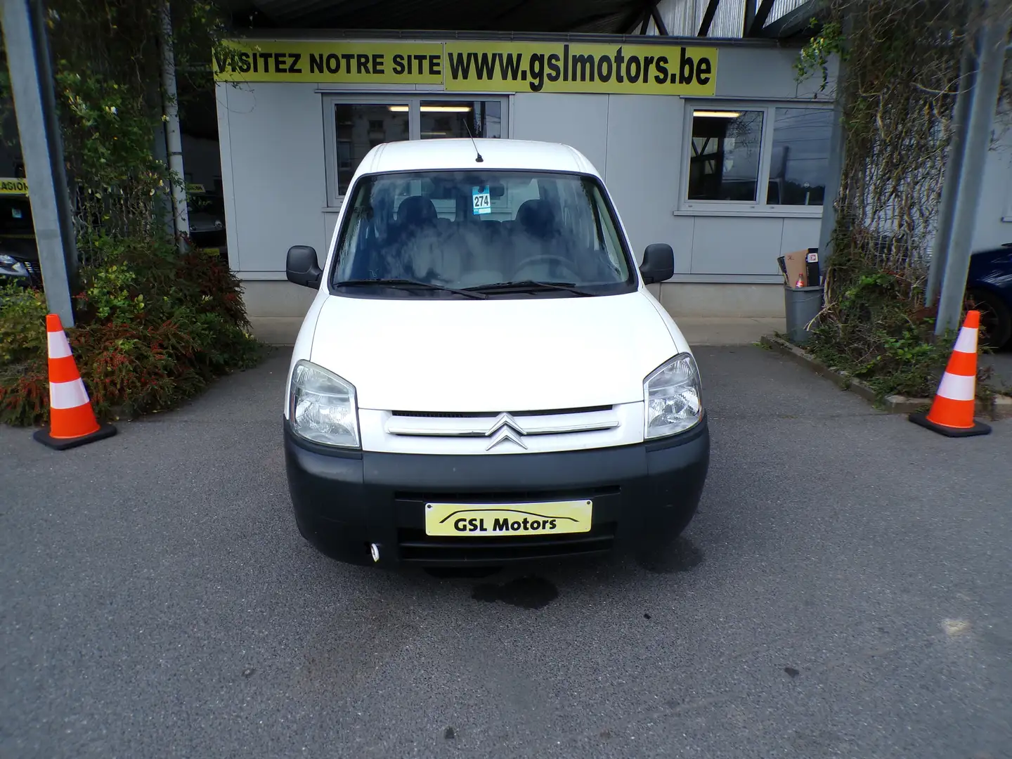Citroen Berlingo 1.4i 75cv 5 places blanc 03/05 2250 € CT ok Blanc - 2