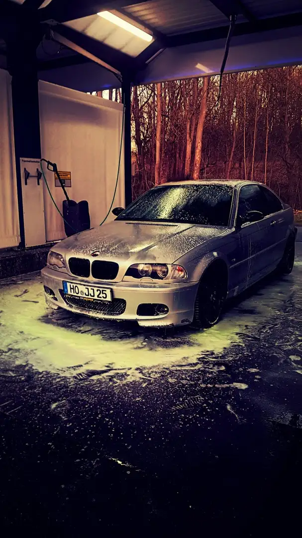 BMW 323 323i - 1