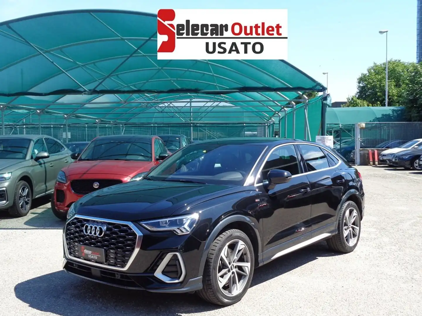 Audi Q3 SPB 45 TFSI quattro S tronic S line edition Schwarz - 1