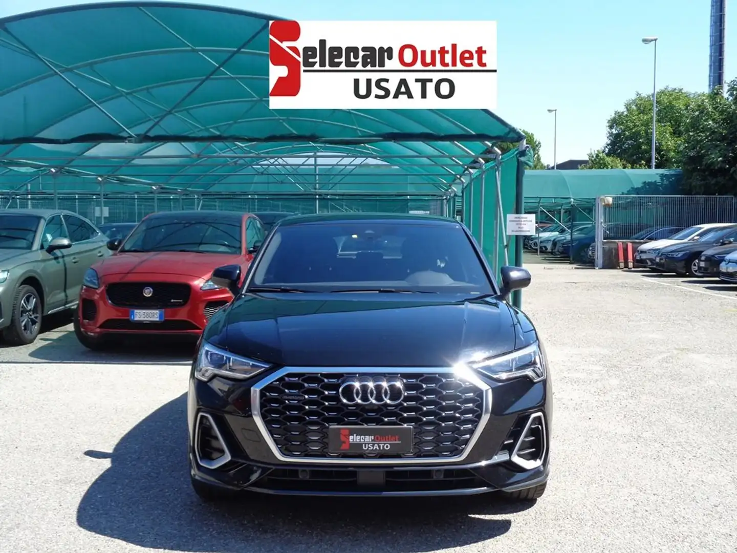 Audi Q3 SPB 45 TFSI quattro S tronic S line edition Schwarz - 2