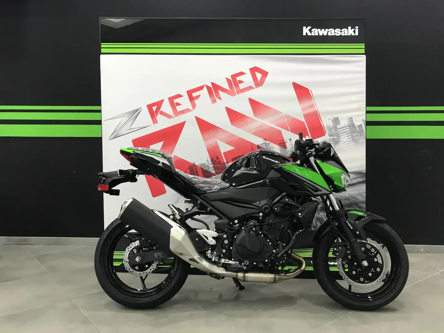 Kawasaki Z 400 Zöld - 2