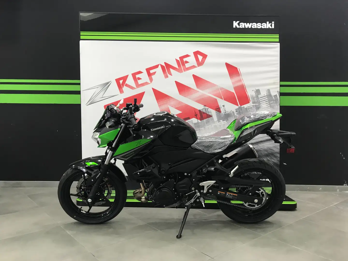 Kawasaki Z 400 Zöld - 1