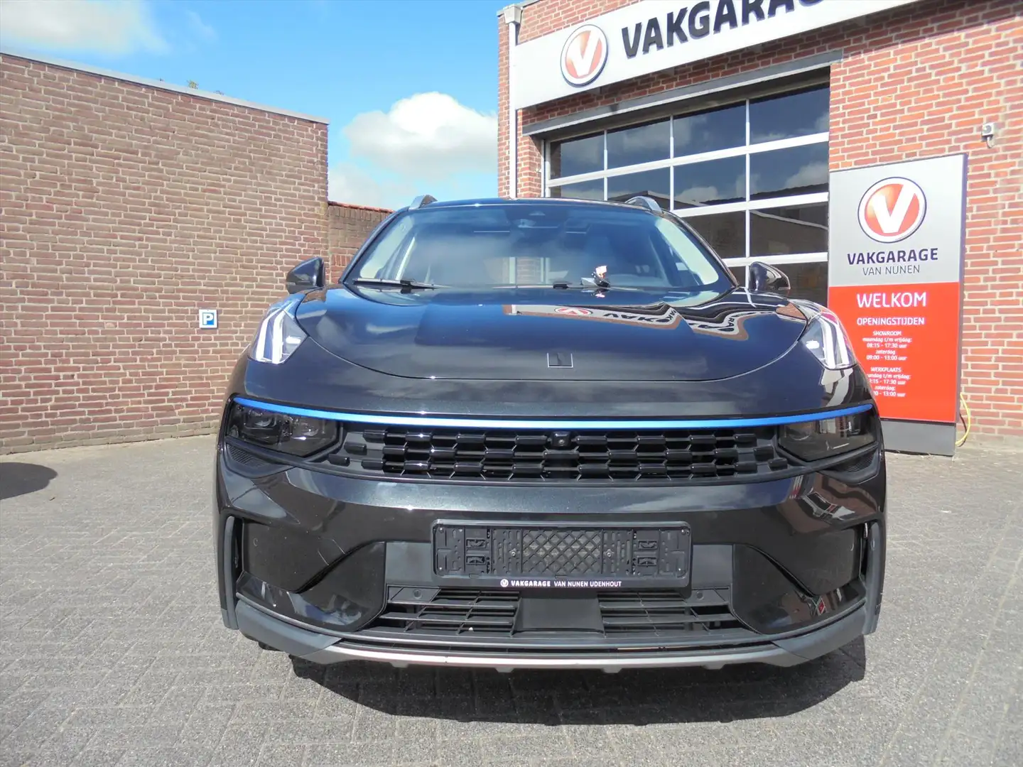Lynk & Co 01 1.5TD 261pk PHEV INCL.Trekhaak||Rijklaar|| Zwart - 2