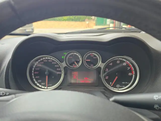 Alfa Romeo Mito view 7