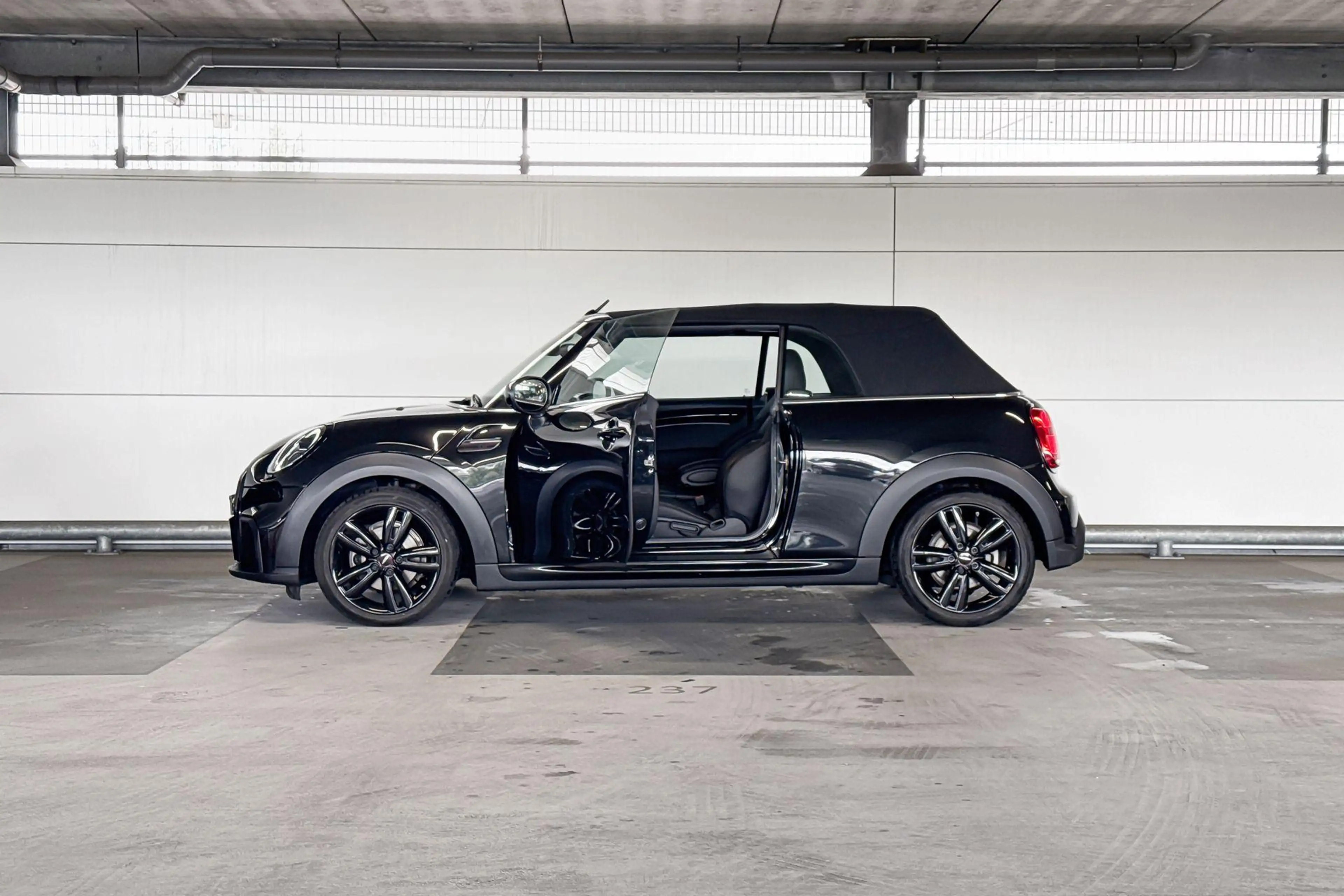 MINI Cooper Cabrio — photo 3