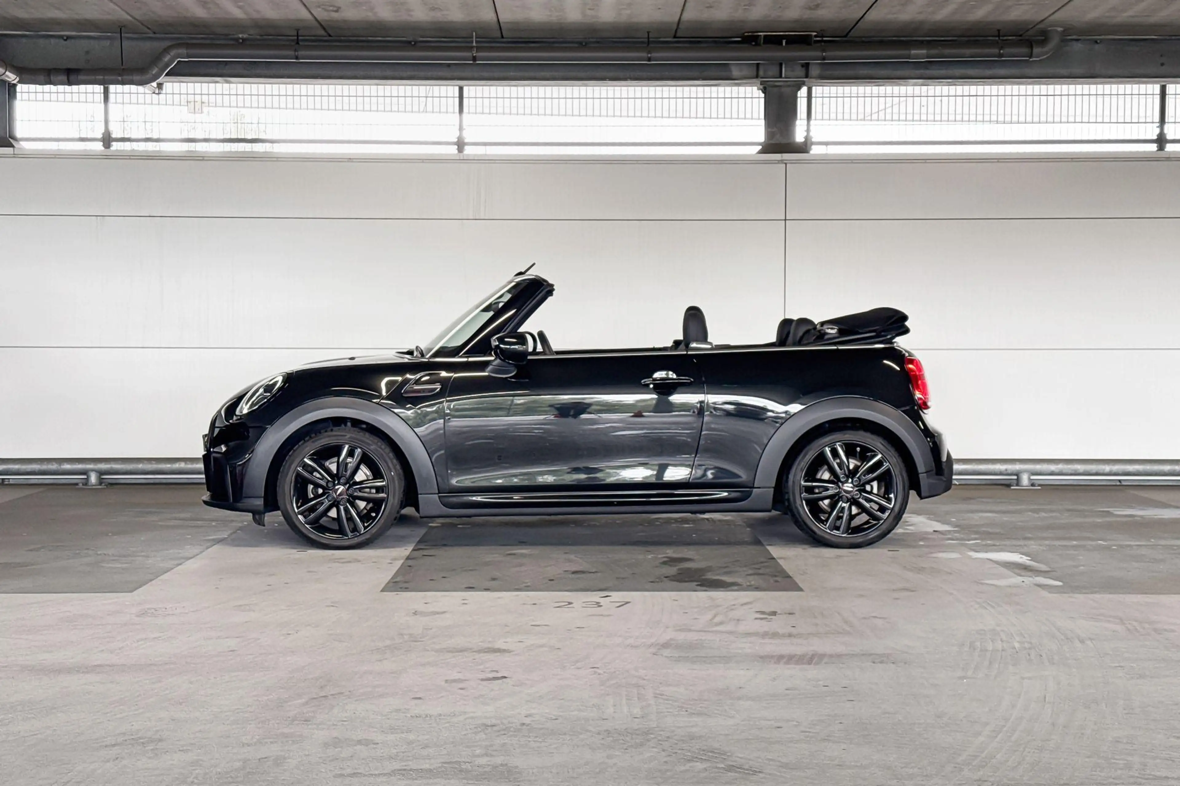 MINI Cooper Cabrio — photo 2