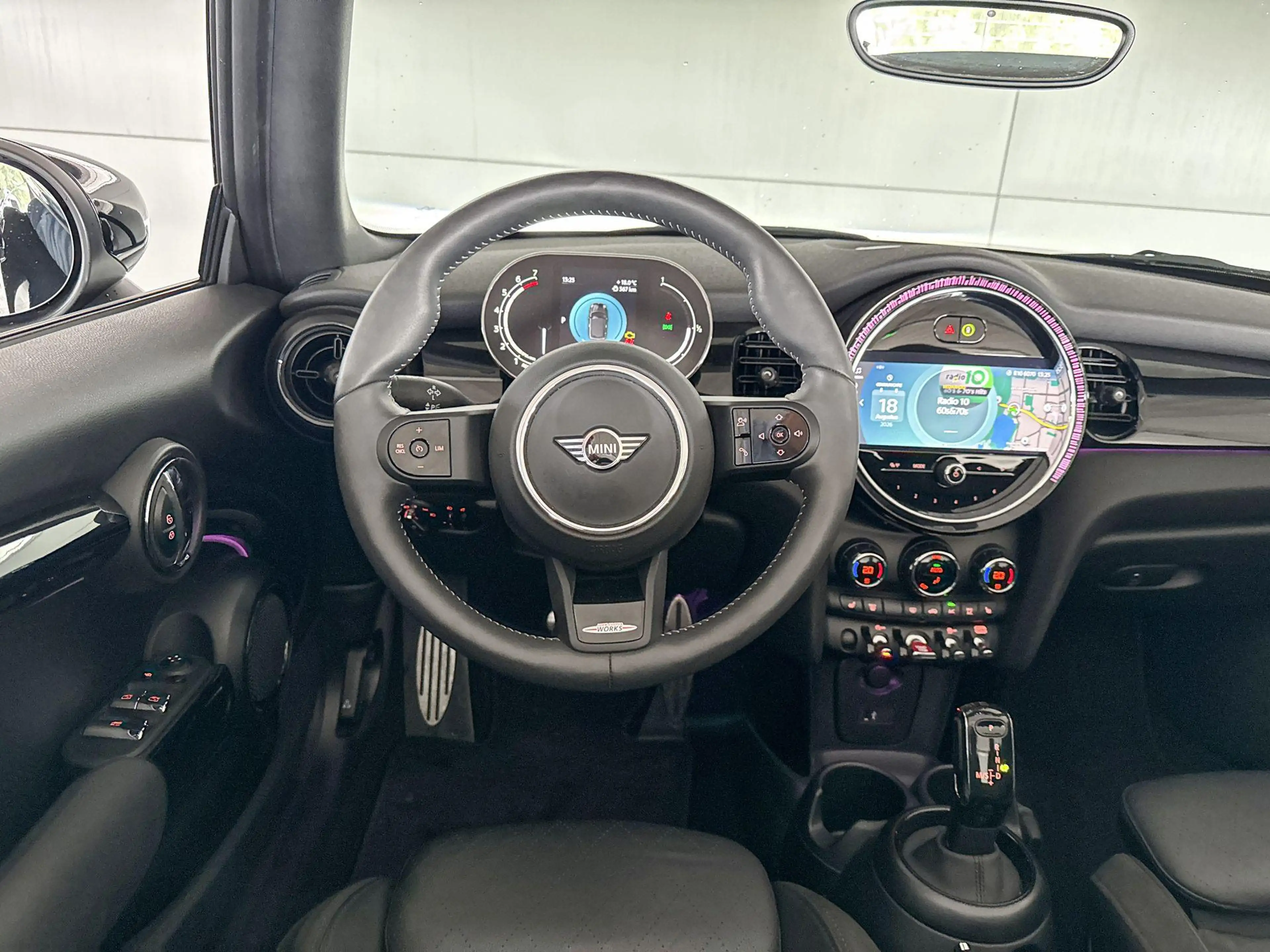 MINI Cooper Cabrio — photo 11