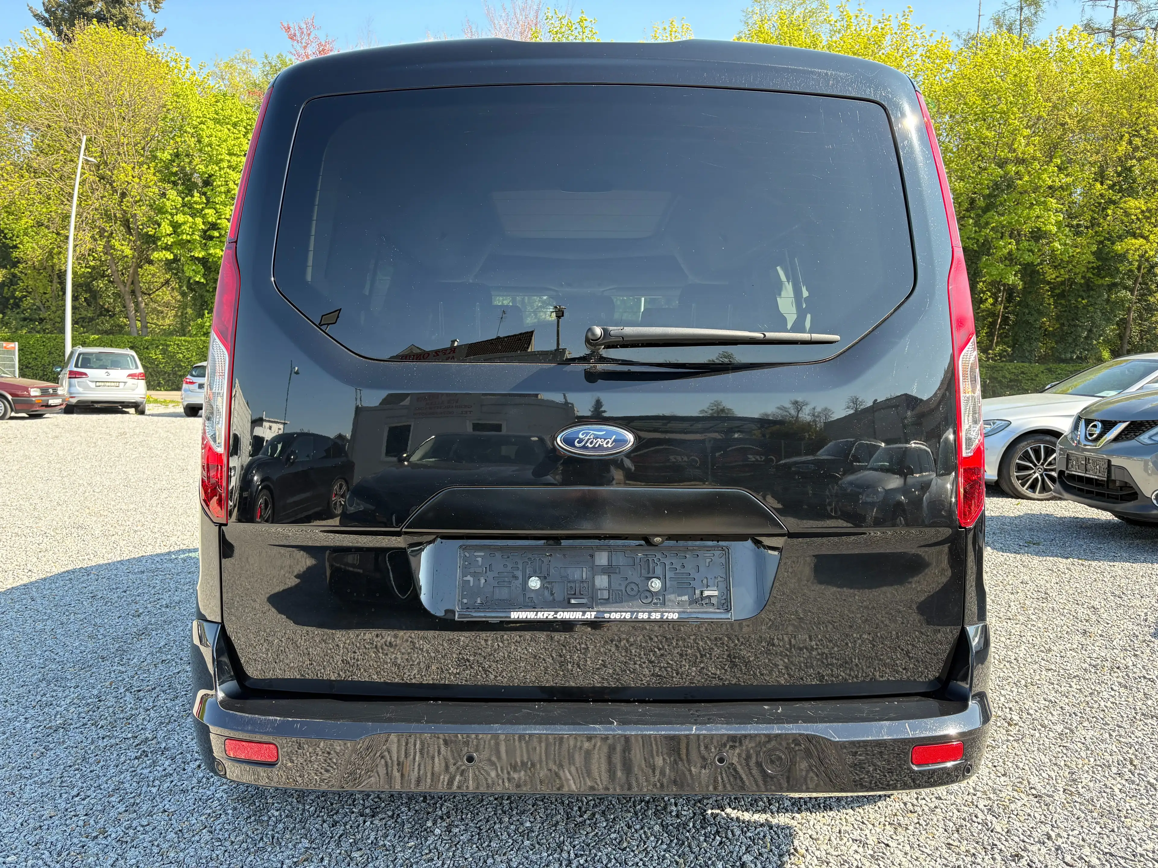 Ford Grand Tourneo Grand Tourneo 1.5TDCI*TITANIUM*AHK*RFK*TOP ZUSTAND — photo 14