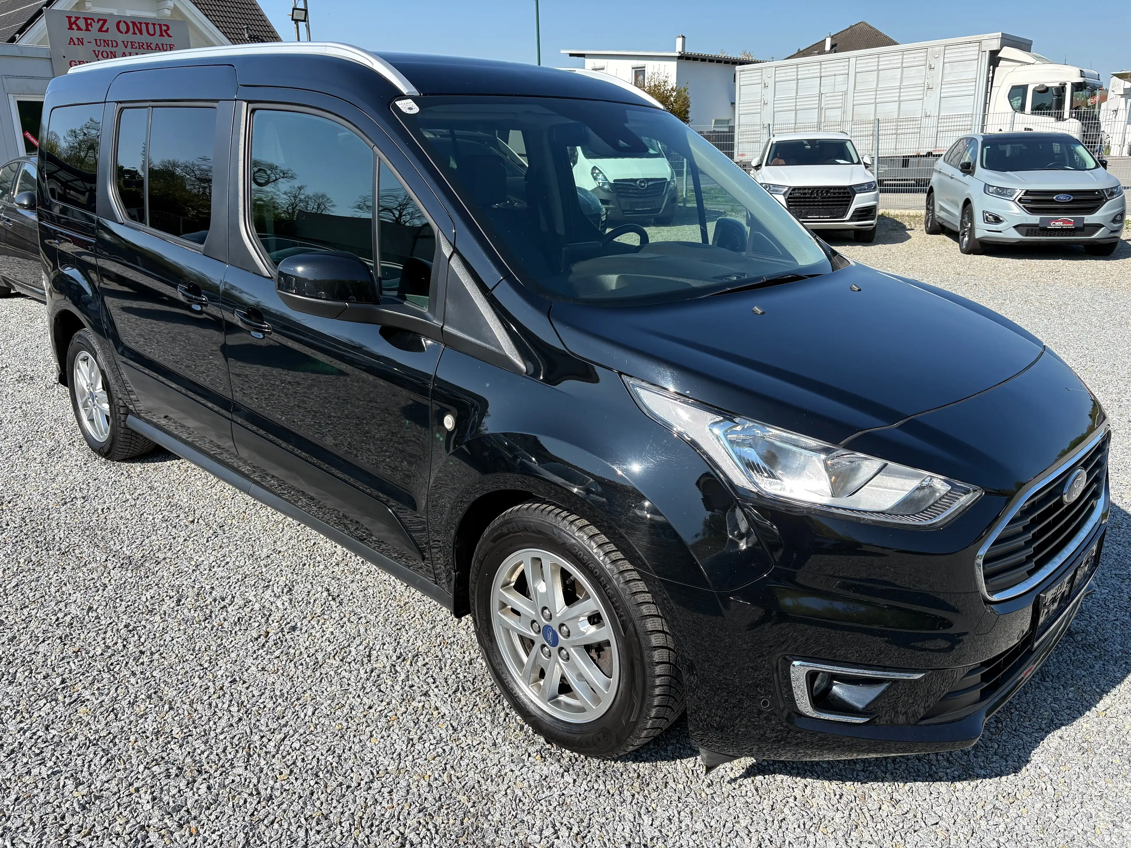 Ford Grand Tourneo Grand Tourneo 1.5TDCI*TITANIUM*AHK*RFK*TOP ZUSTAND — photo 5