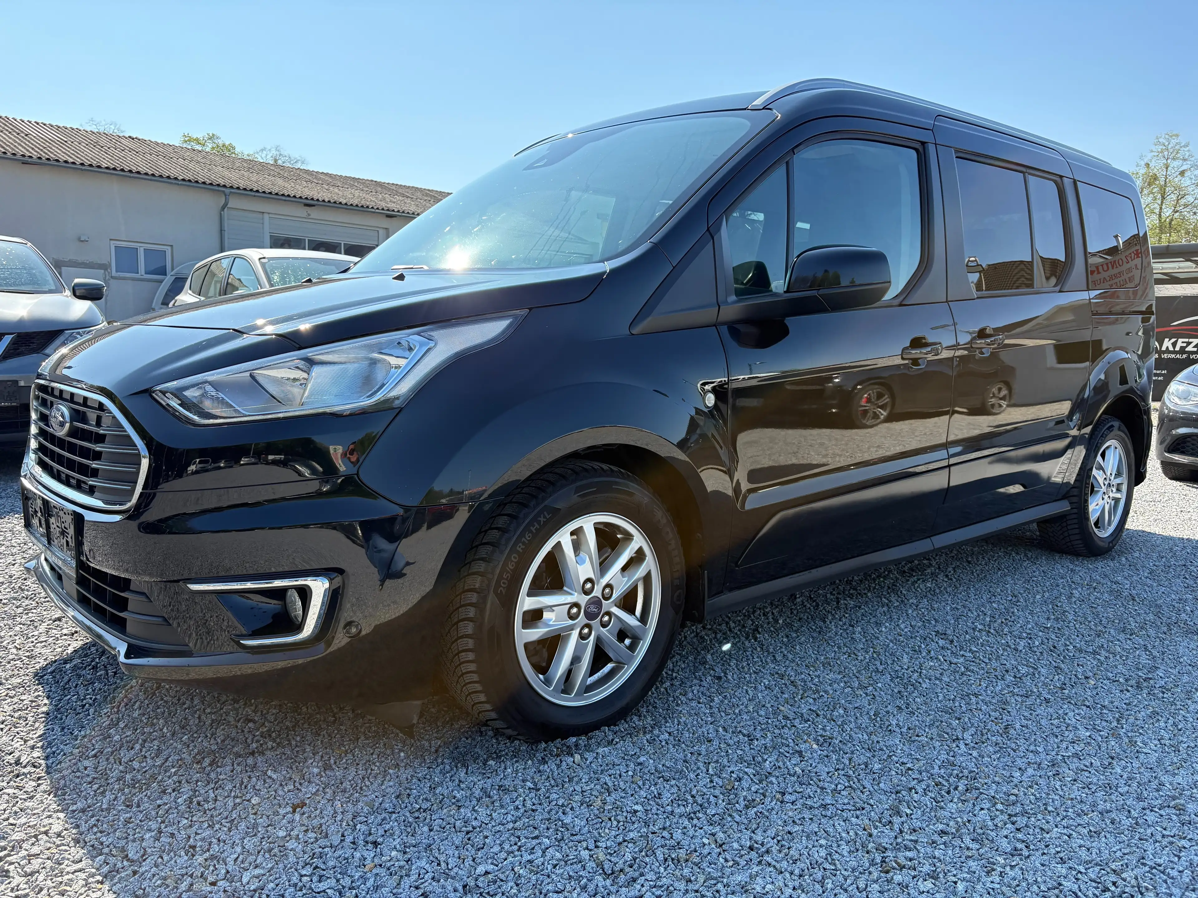 Ford Grand Tourneo Grand Tourneo 1.5TDCI*TITANIUM*AHK*RFK*TOP ZUSTAND — photo 7