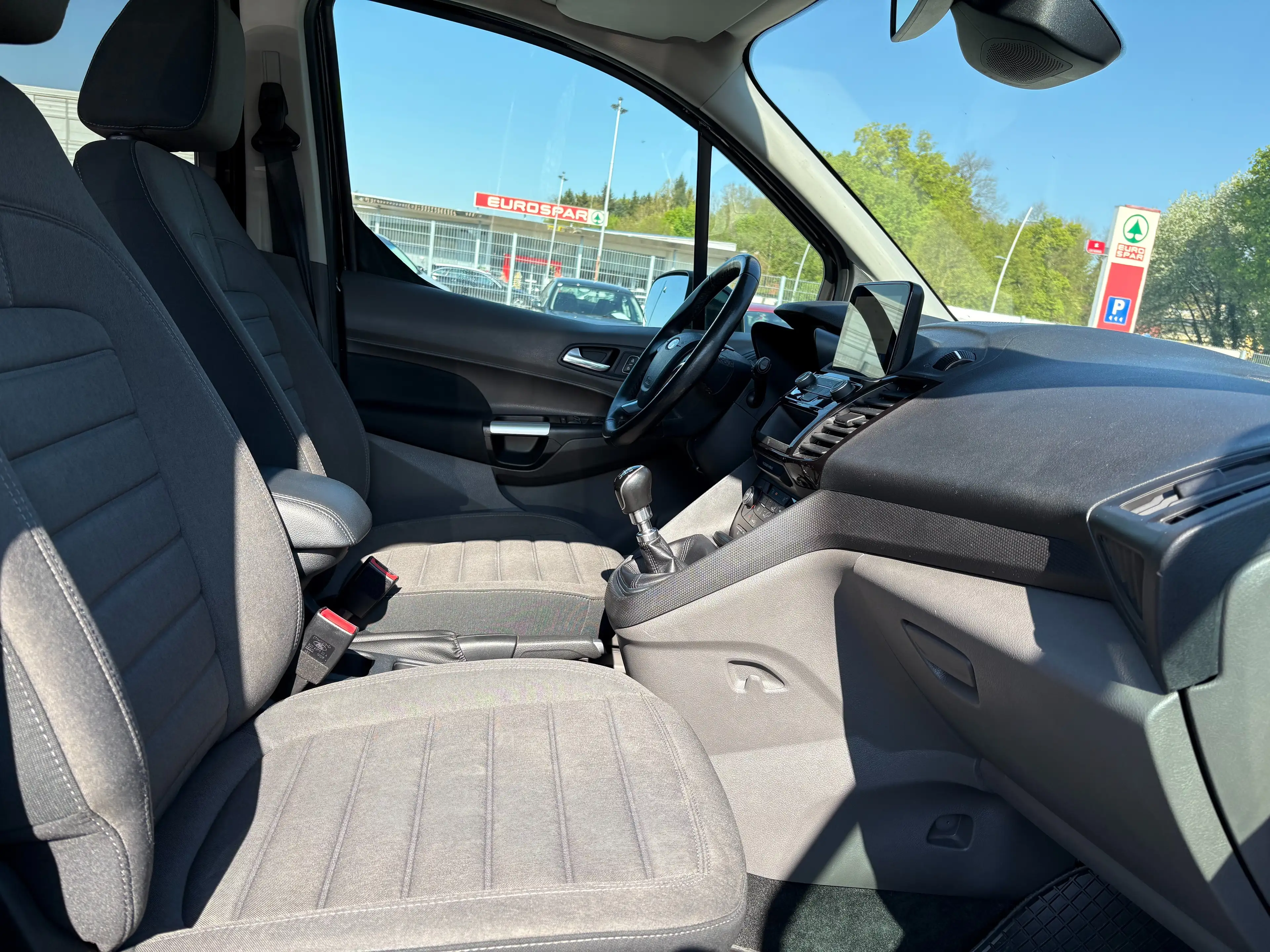 Ford Grand Tourneo Grand Tourneo 1.5TDCI*TITANIUM*AHK*RFK*TOP ZUSTAND — photo 15