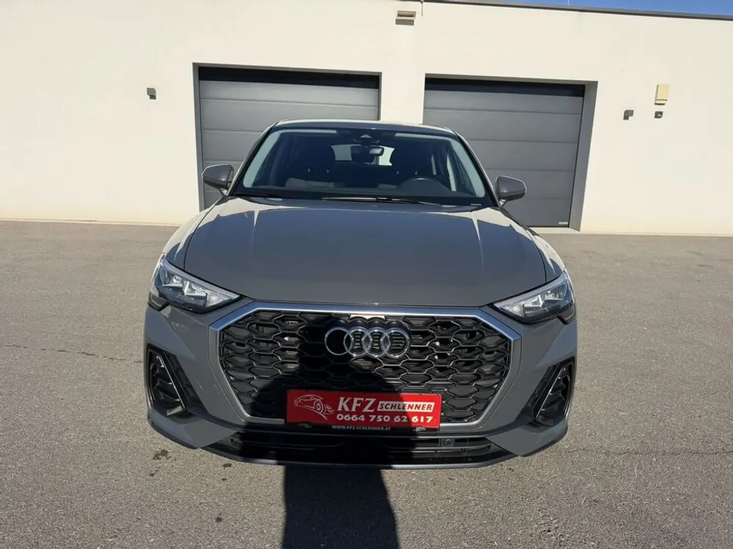 Audi Q3 Sportback 35 TDI/AHK/Kamera Grau - 2