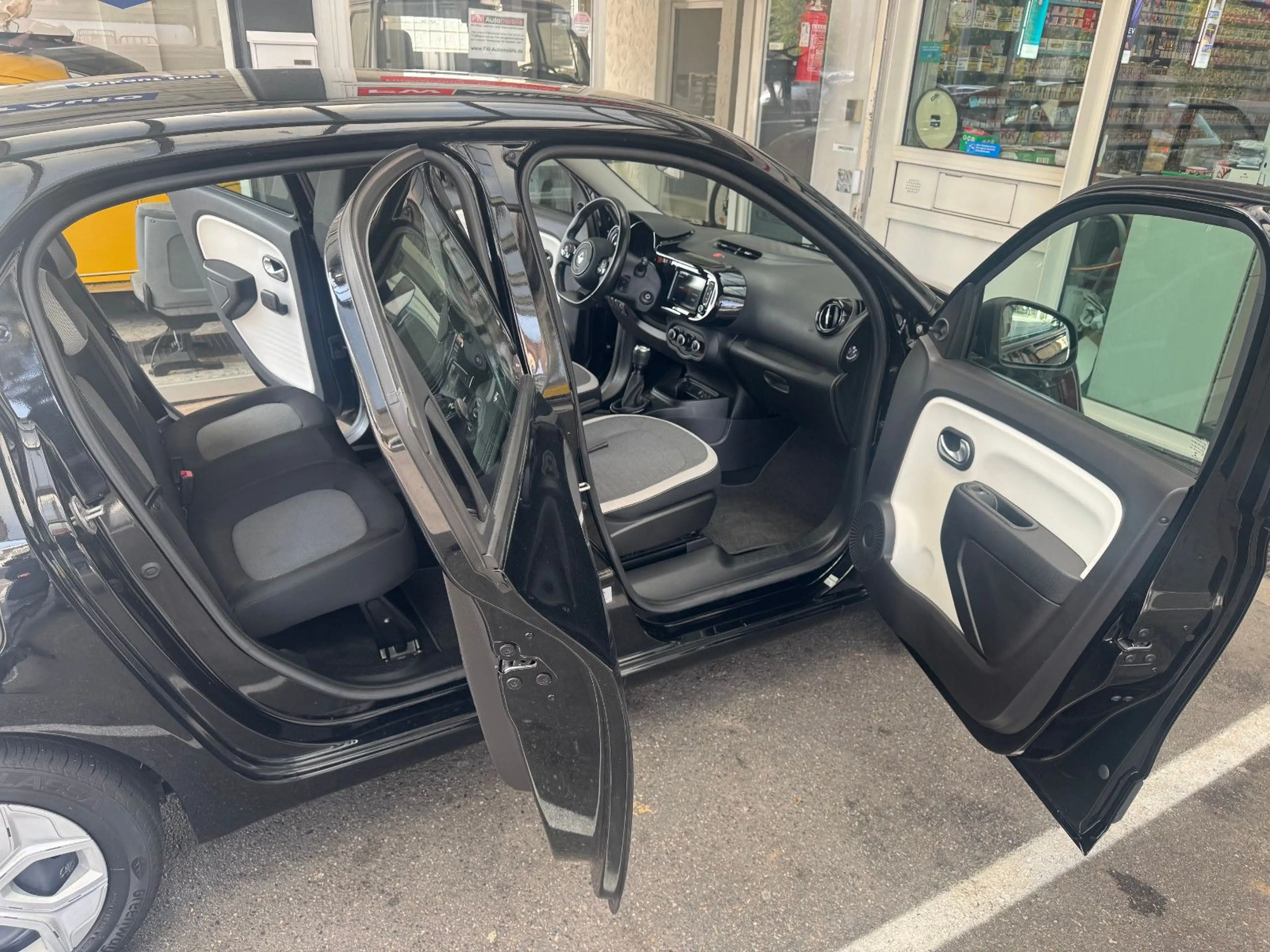 Renault Twingo 1,0 SCe Limited Klima Navivob.+ M+S Räder — photo 13