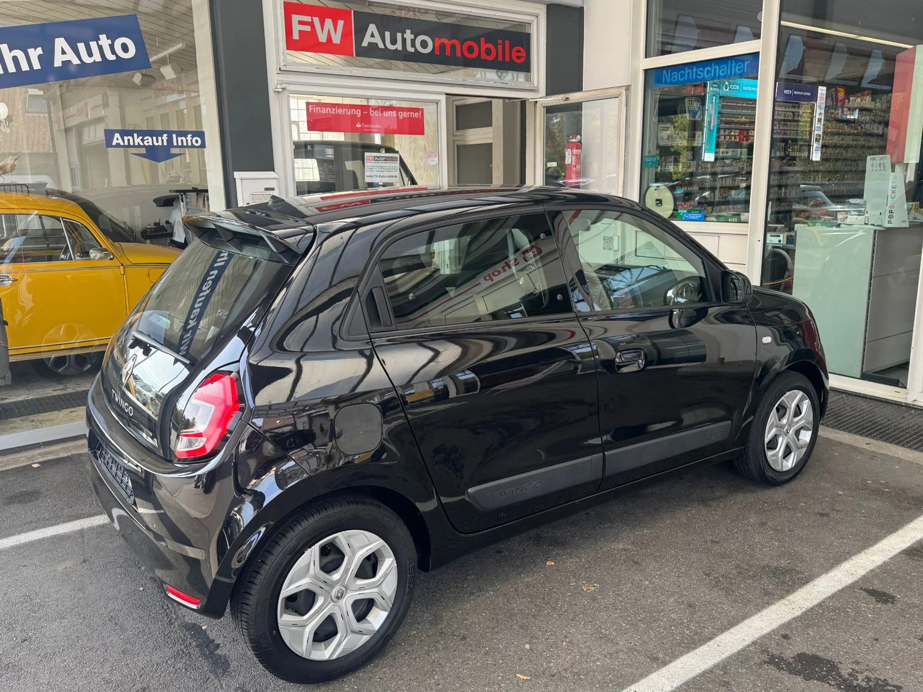 Renault Twingo 1,0 SCe Limited Klima Navivob.+ M+S Räder — photo 3