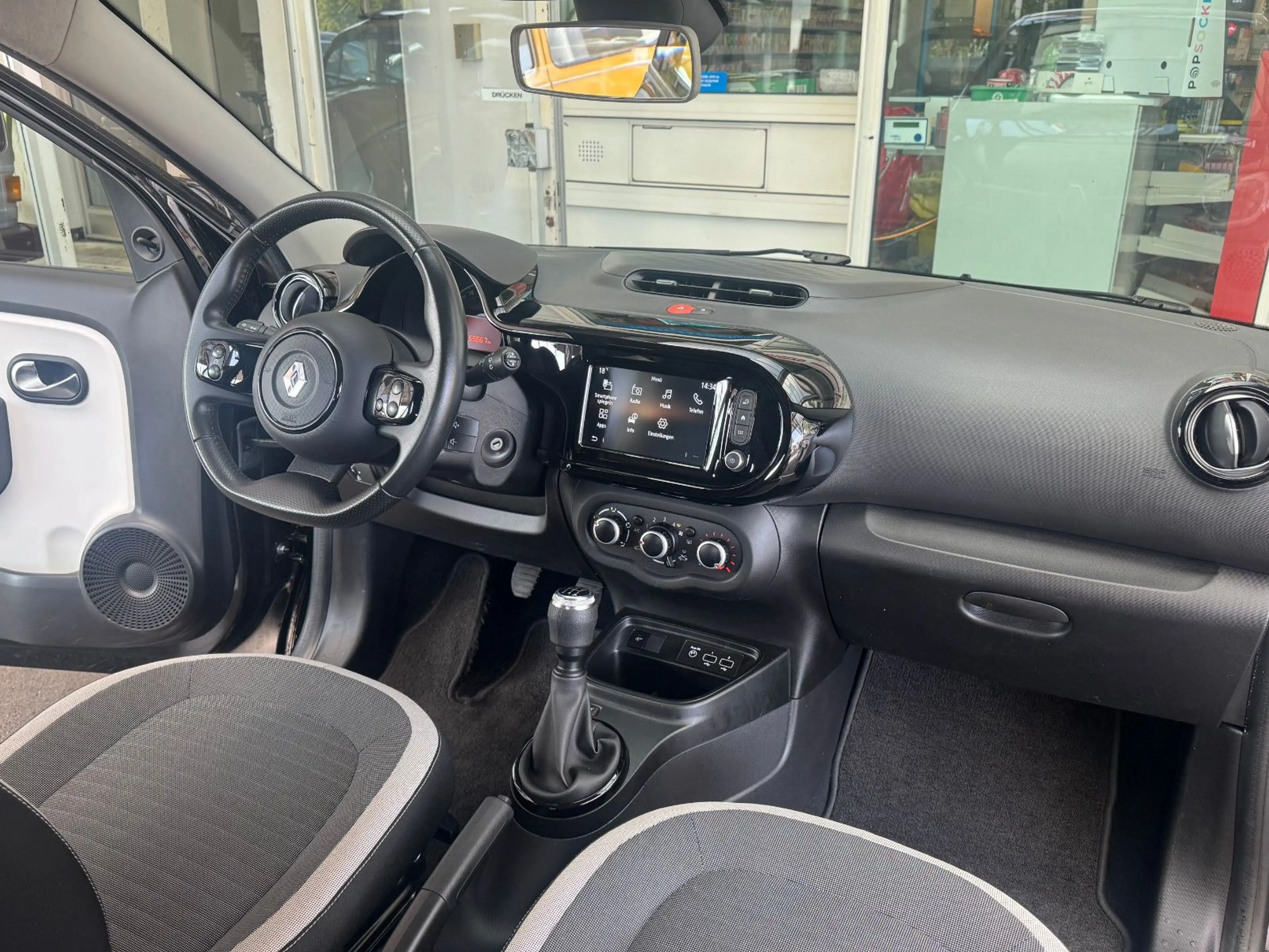 Renault Twingo 1,0 SCe Limited Klima Navivob.+ M+S Räder — photo 7