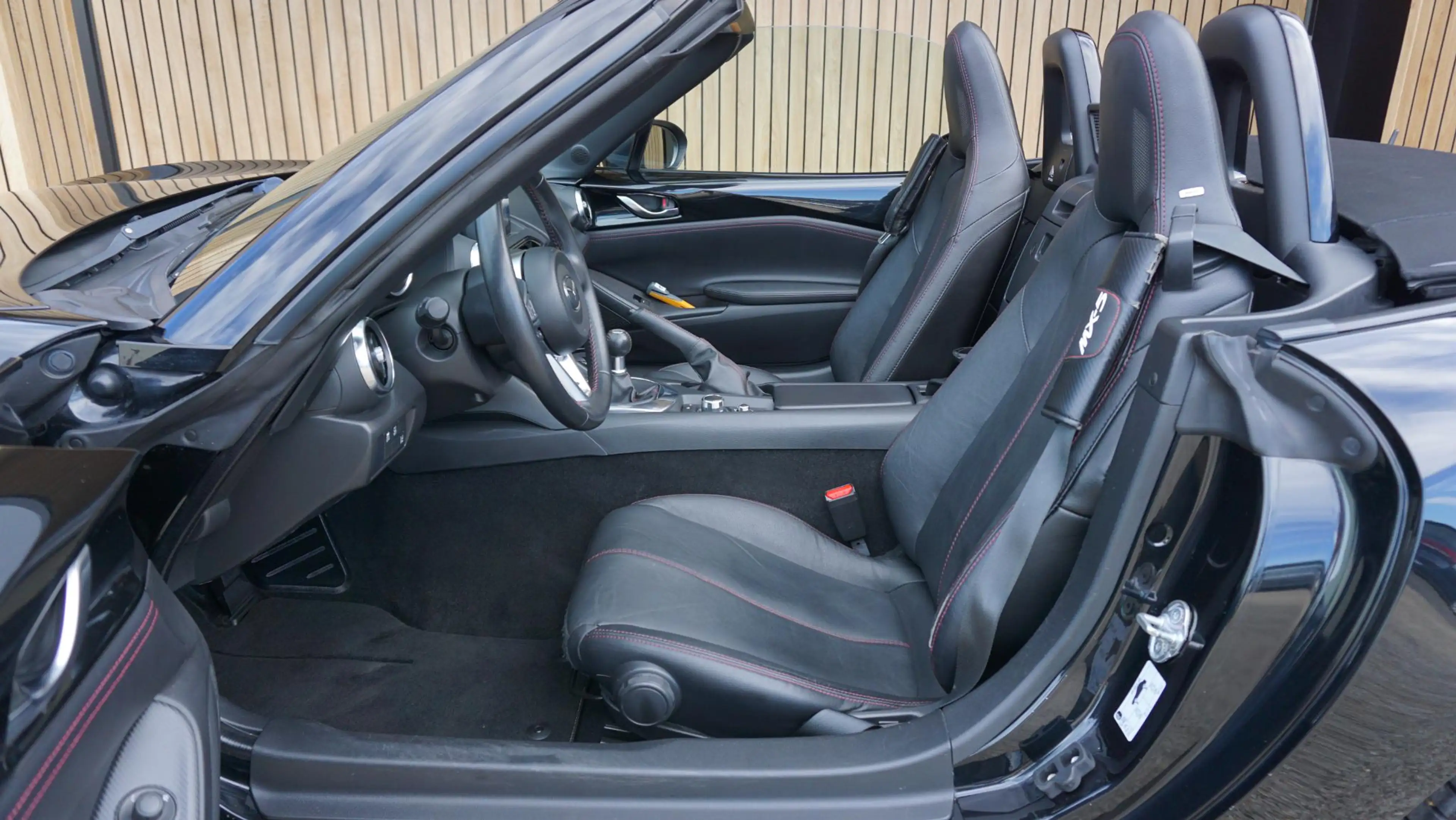 Mazda MX-5 1.5 SkyActiv-G 131pk GT-M Leder Bose Keyless LED 1 — photo 9
