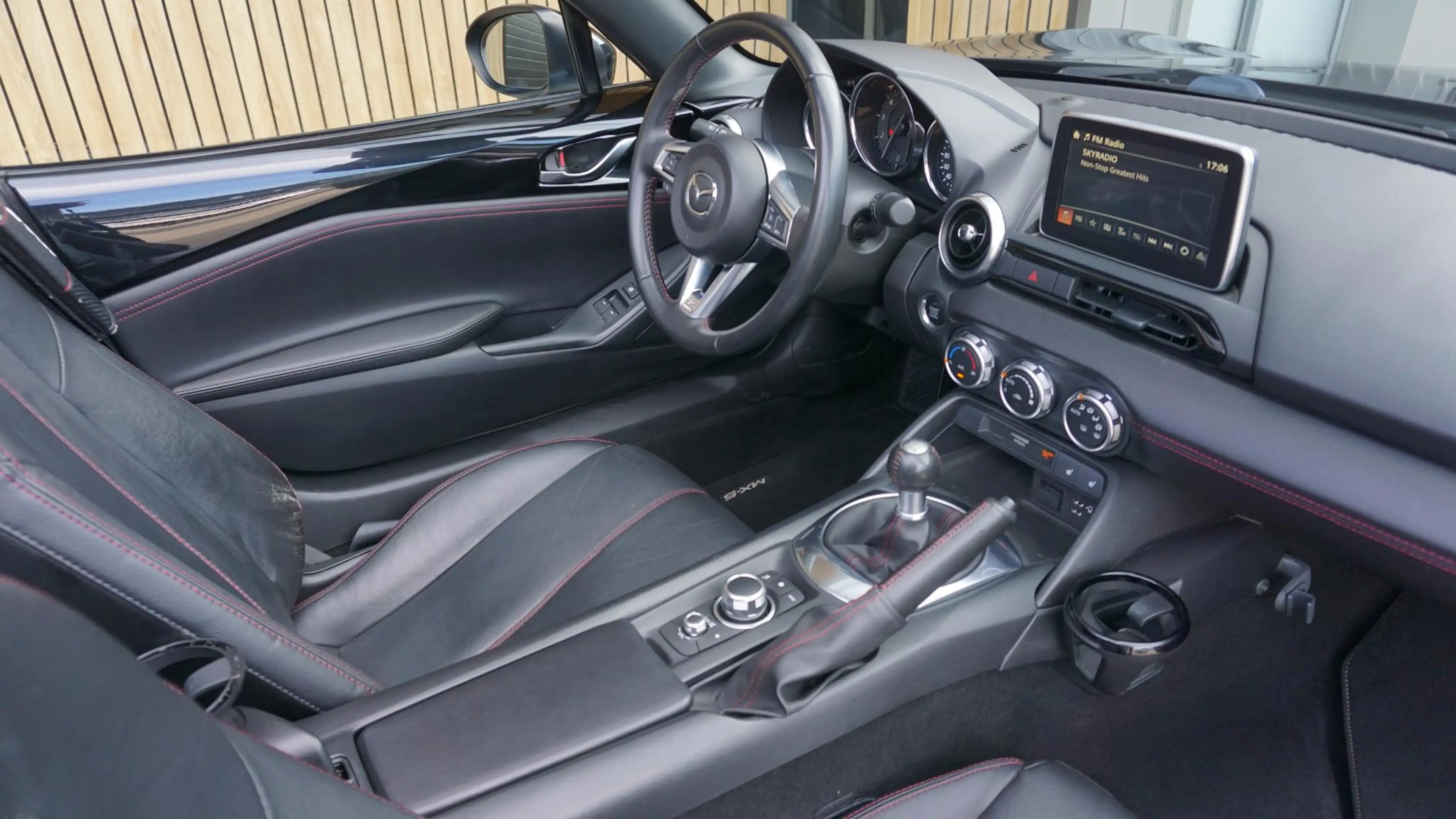 Mazda MX-5 1.5 SkyActiv-G 131pk GT-M Leder Bose Keyless LED 1 — photo 21