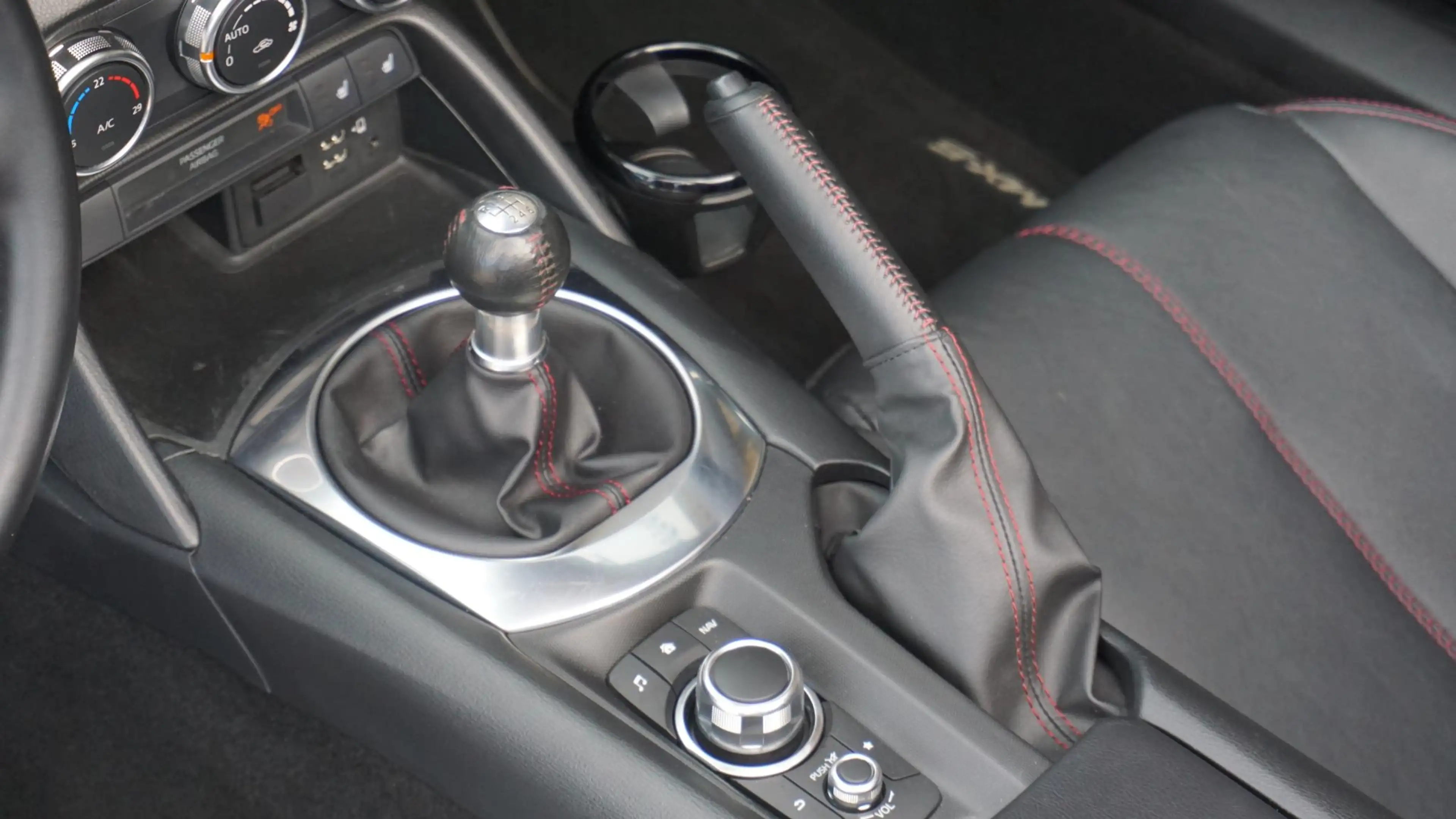 Mazda MX-5 1.5 SkyActiv-G 131pk GT-M Leder Bose Keyless LED 1 — photo 30
