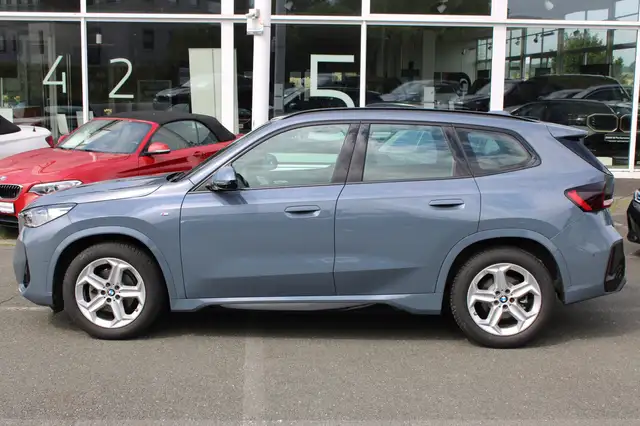 BMW X1 view 4