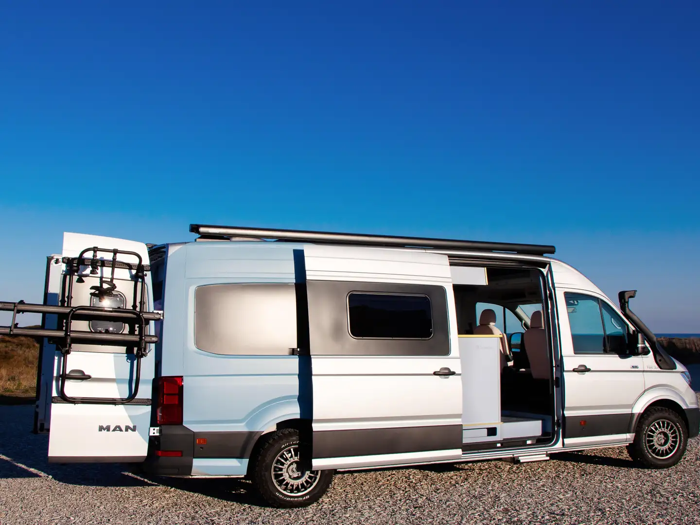 MAN TGE TGE 3.180 4x4 Gris - 1