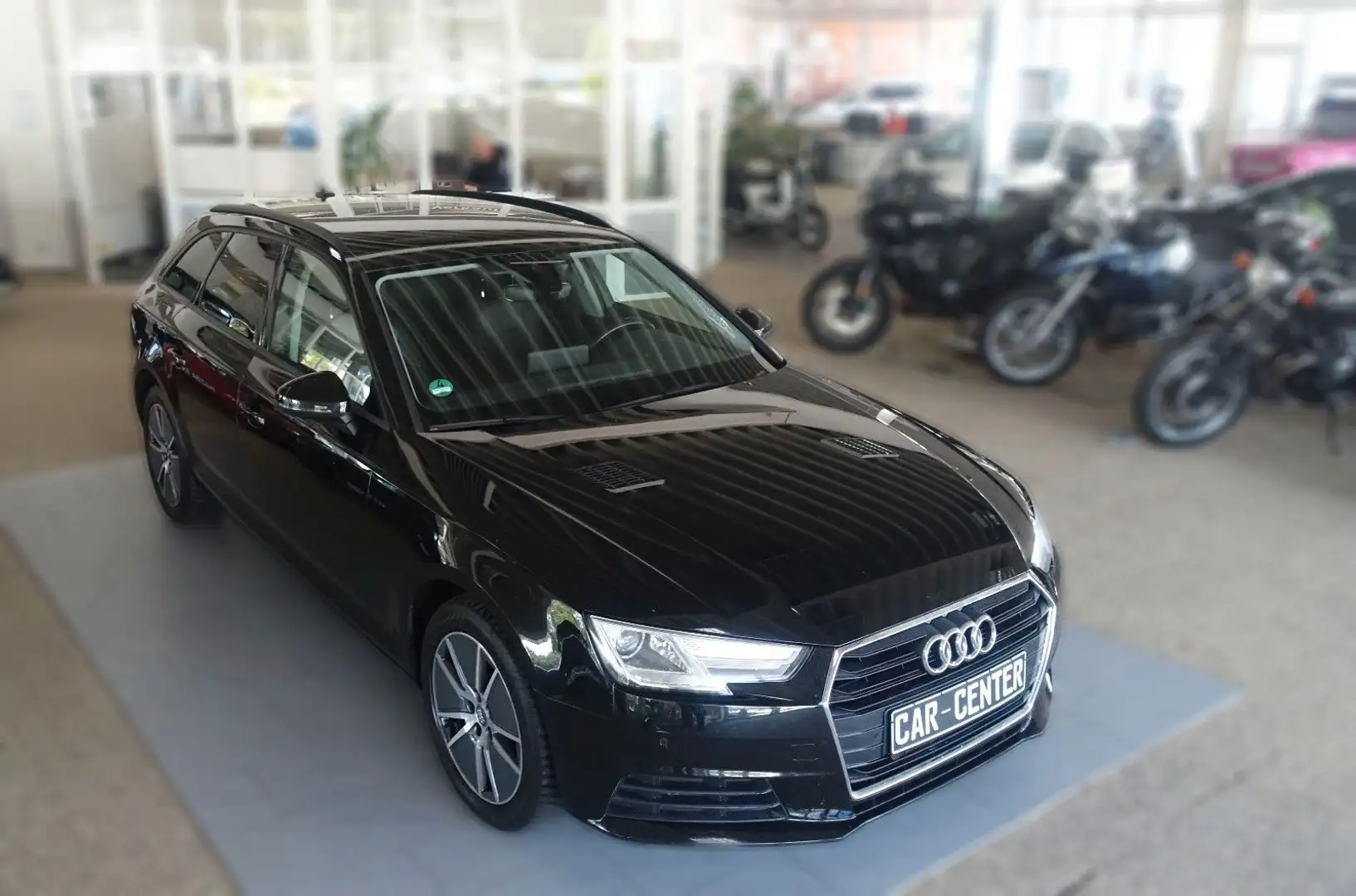 Audi A4 B9 Avant DSG; NAV+/ DSP/ APS/ SHZ/ LMF/ AHKv Schwarz - 2
