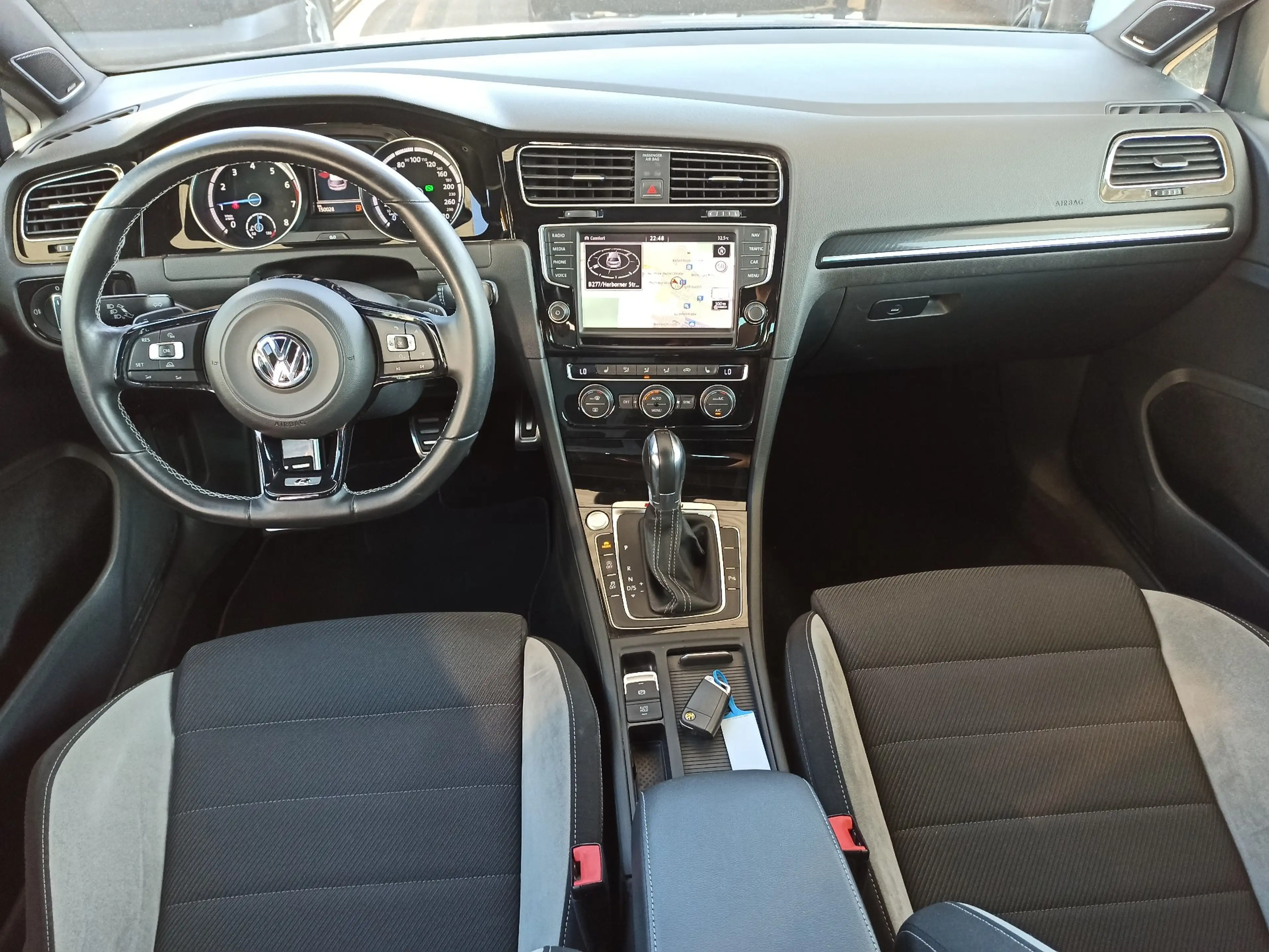 Volkswagen Golf R R BMT 4Motion Pano Dynaudio Kamera Navi APP Connec — photo 11