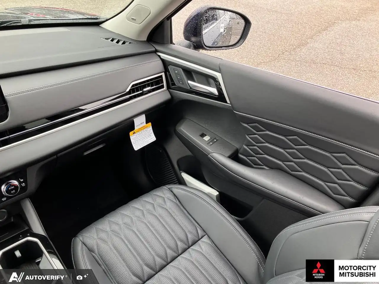 Mitsubishi Outlander fotografie Mitsubishi Outlander