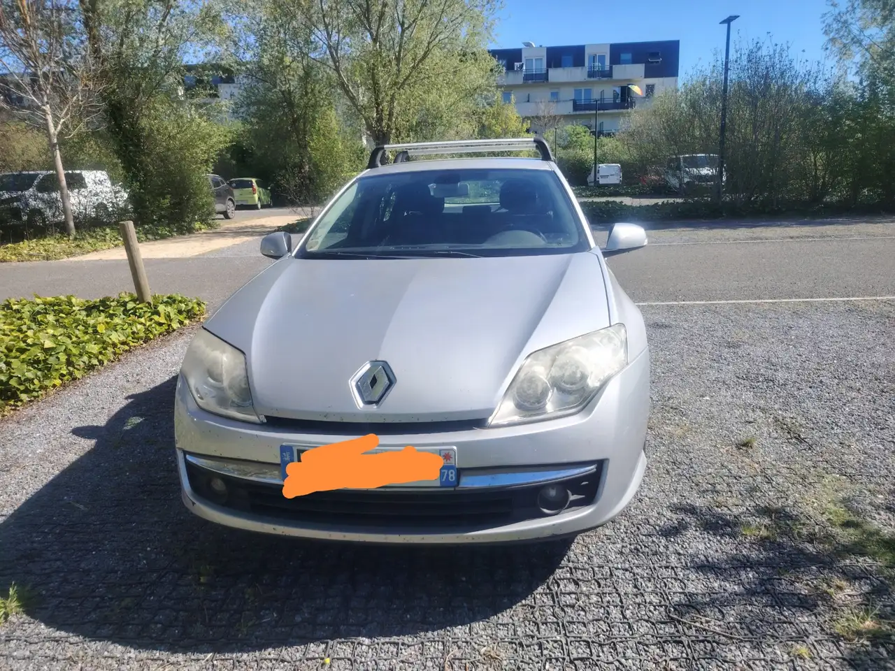 Renault Laguna III 2.0 dCi 130 Carminat
