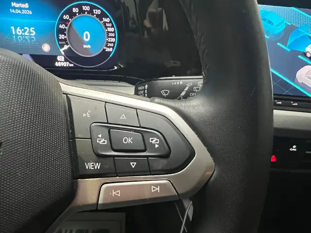 Volkswagen Golf view 18